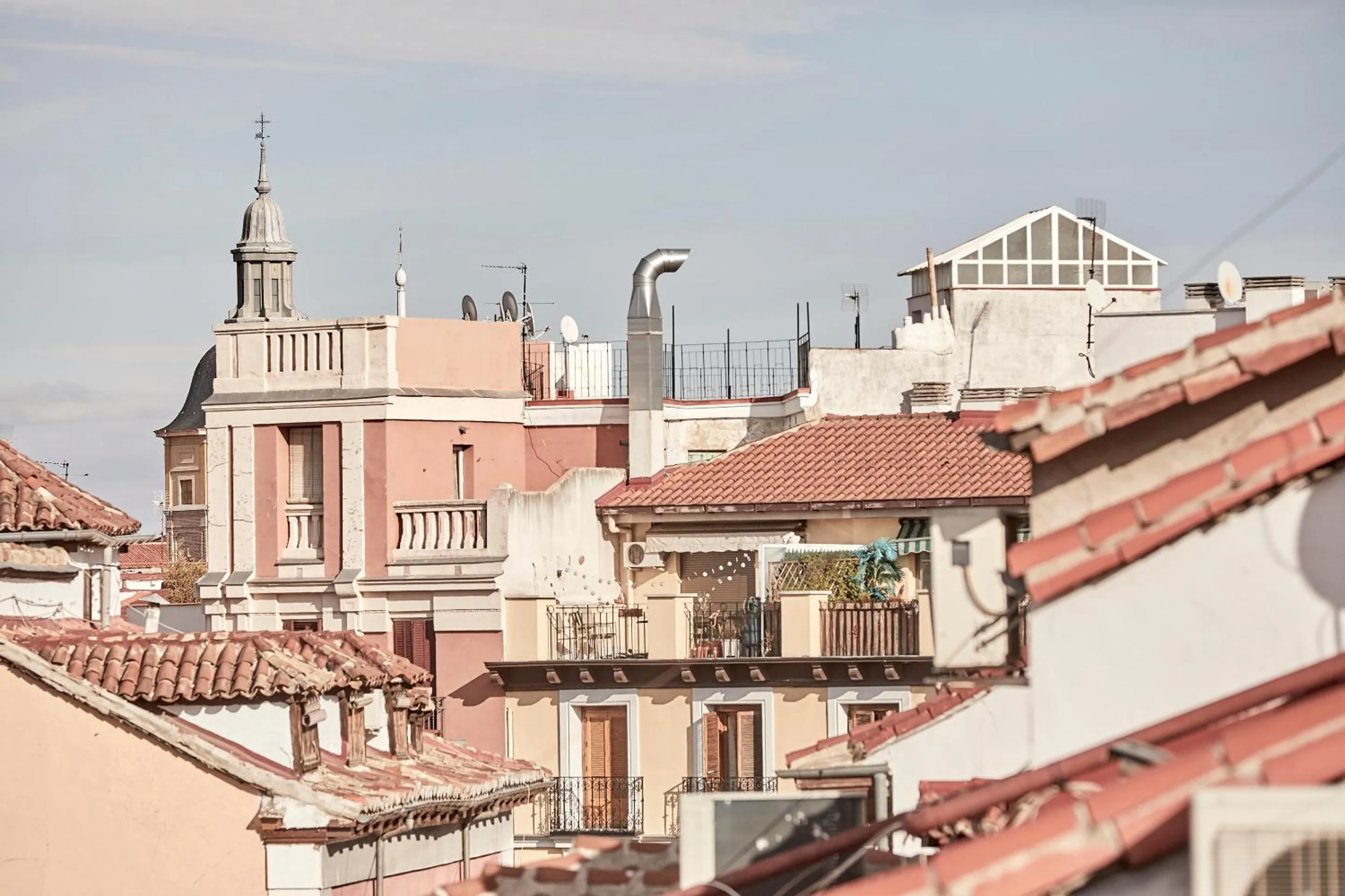 Nearby landmark in L&H La Latina Selection