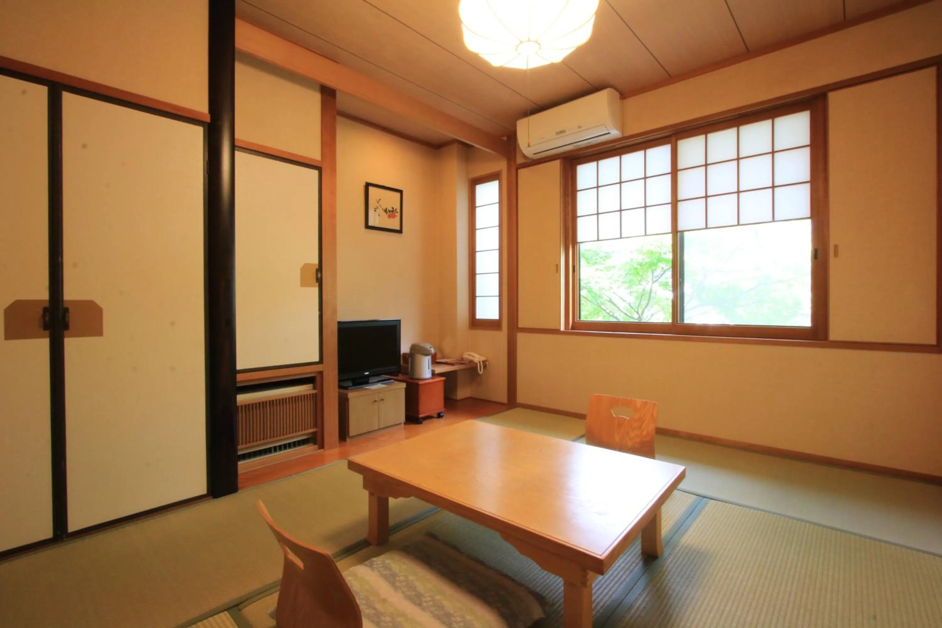 Photo of the whole room in Yufuin Yamaboushi