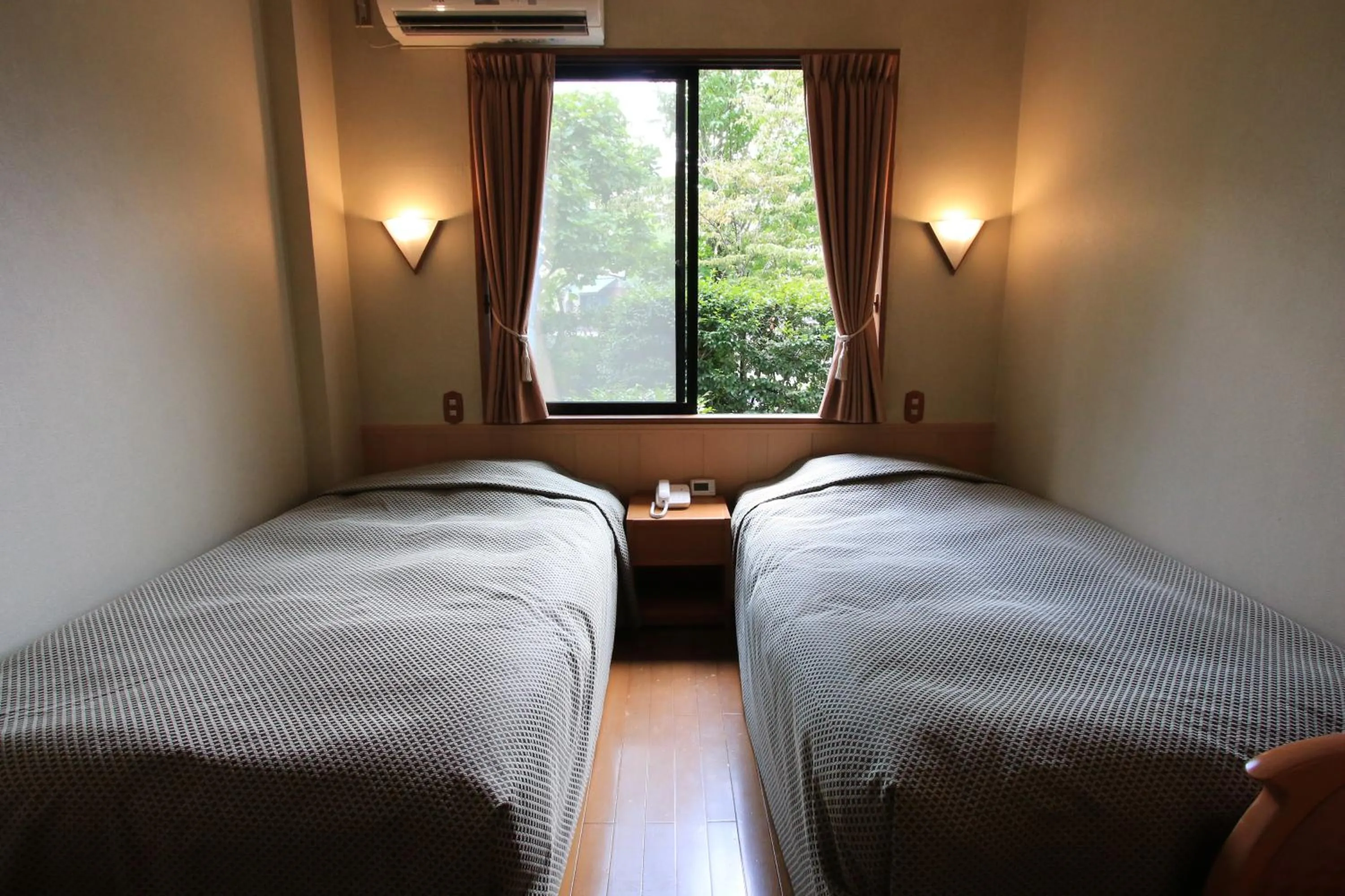 Photo of the whole room, Bed in Yufuin Yamaboushi