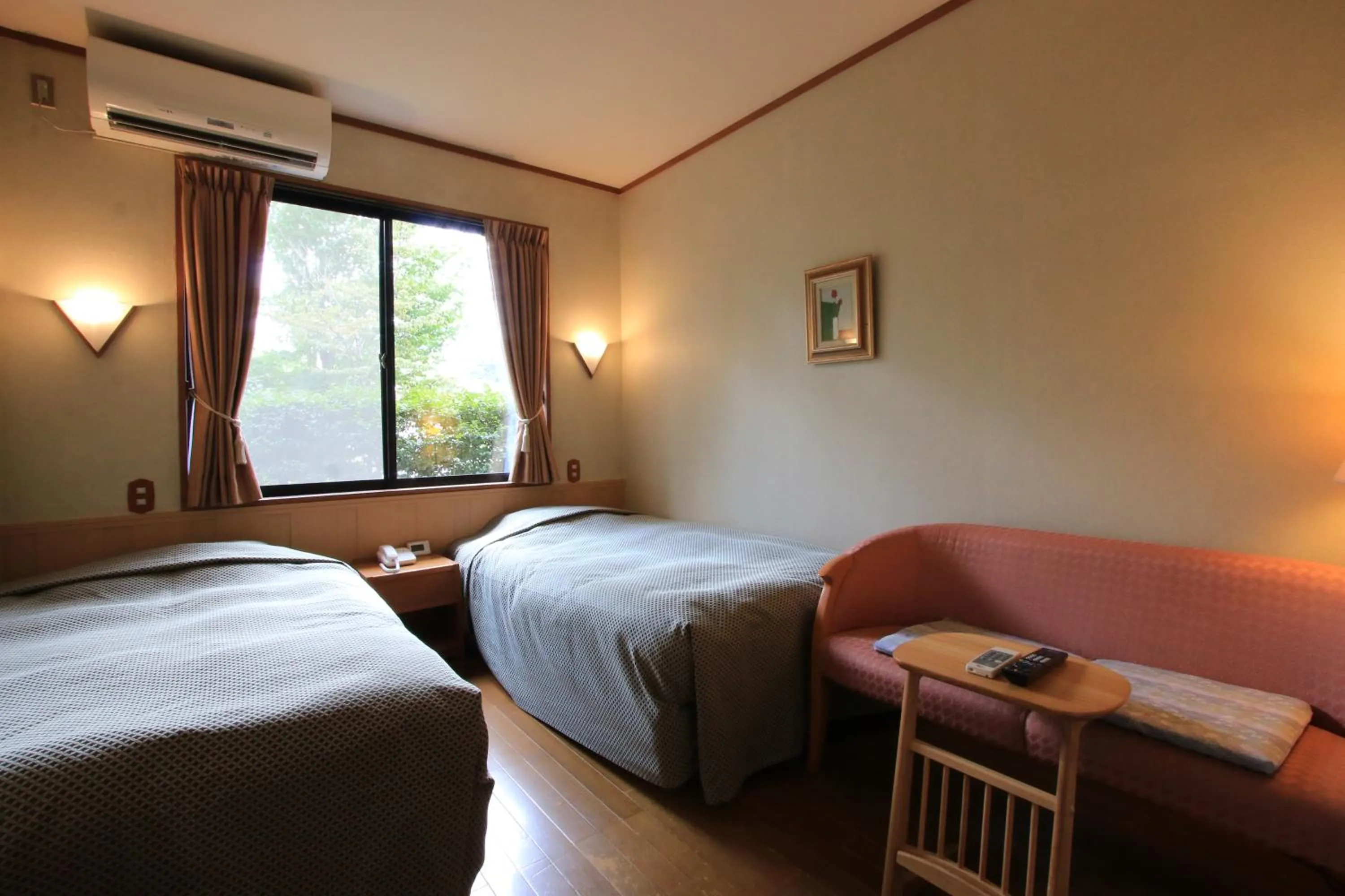 Photo of the whole room, Bed in Yufuin Yamaboushi