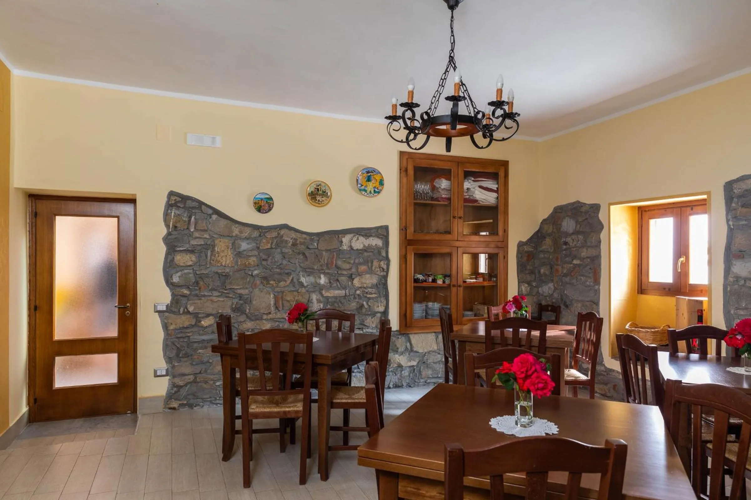 Restaurant/places to eat in B&B La Mortella