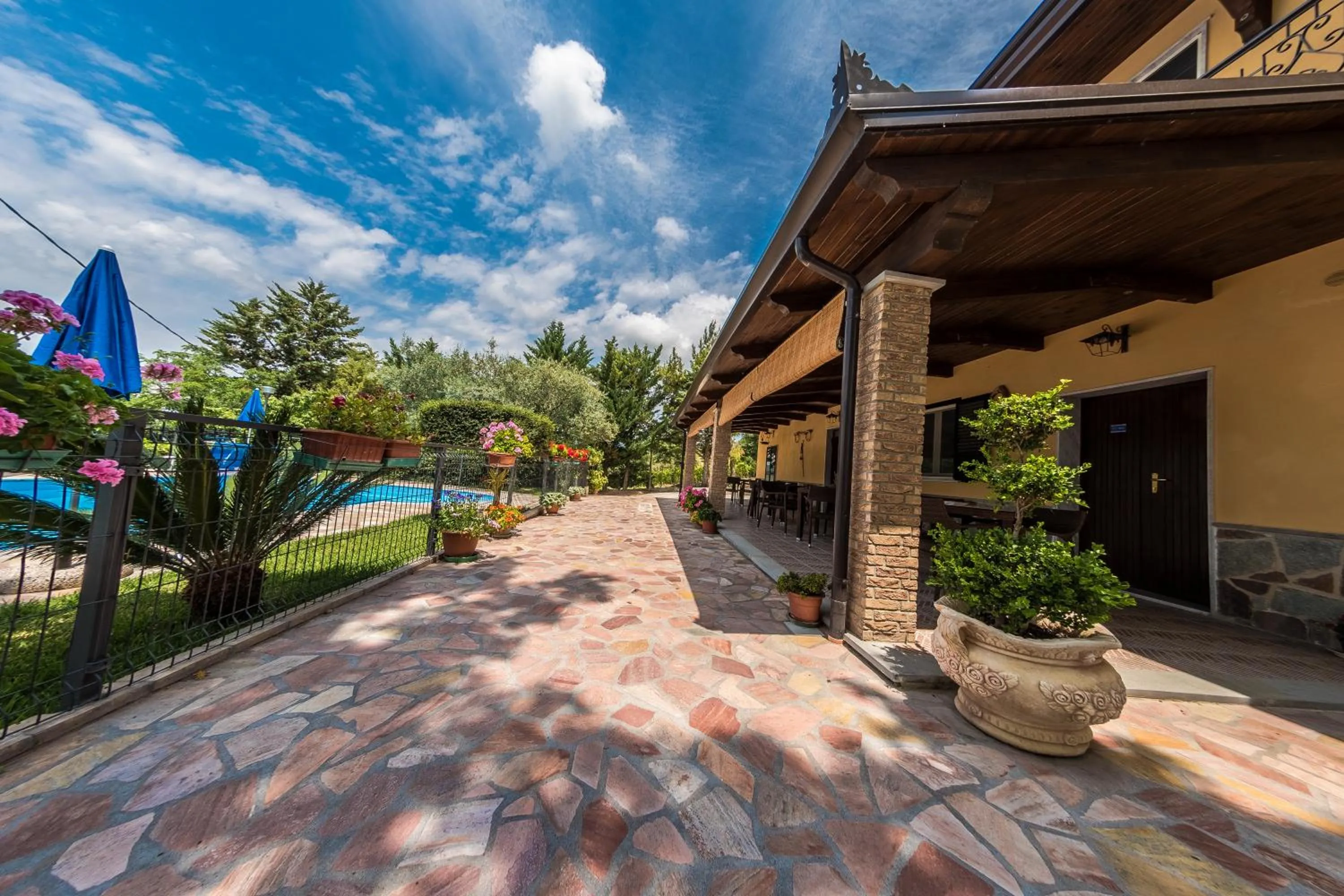 Facade/entrance in B&B La Mortella