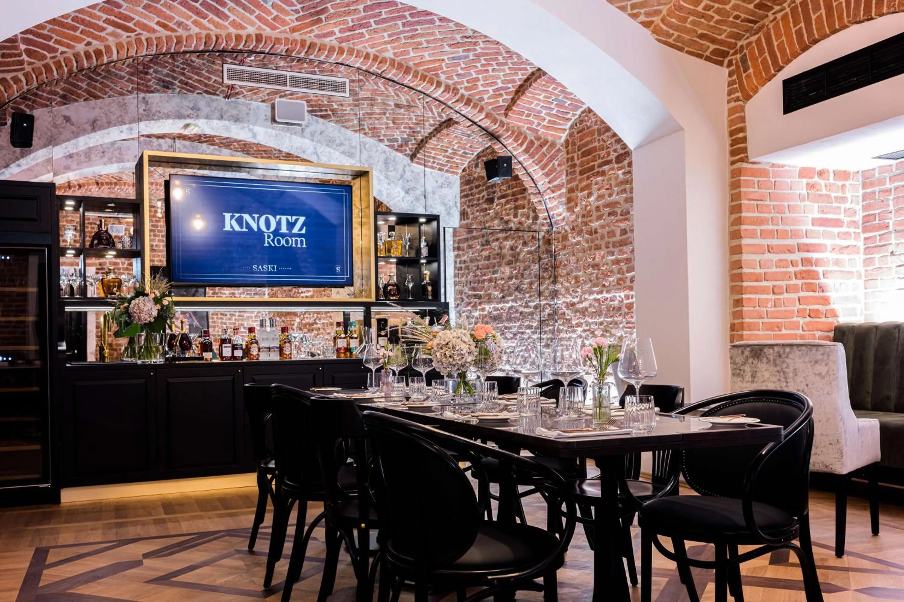 Restaurant/places to eat in Hotel Saski Krakow Curio Collection by Hilton