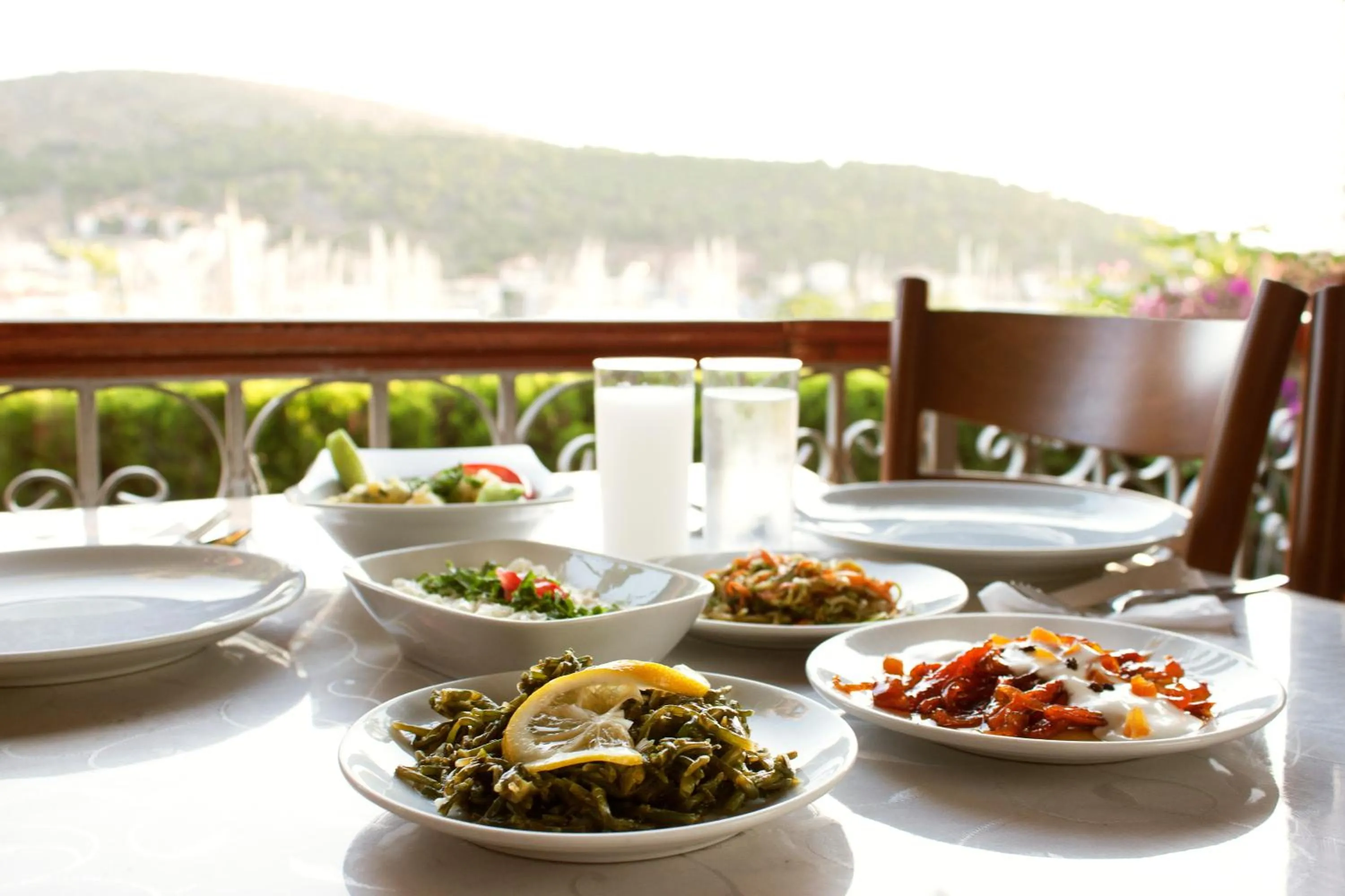 Restaurant/places to eat in Yalcin Hotel