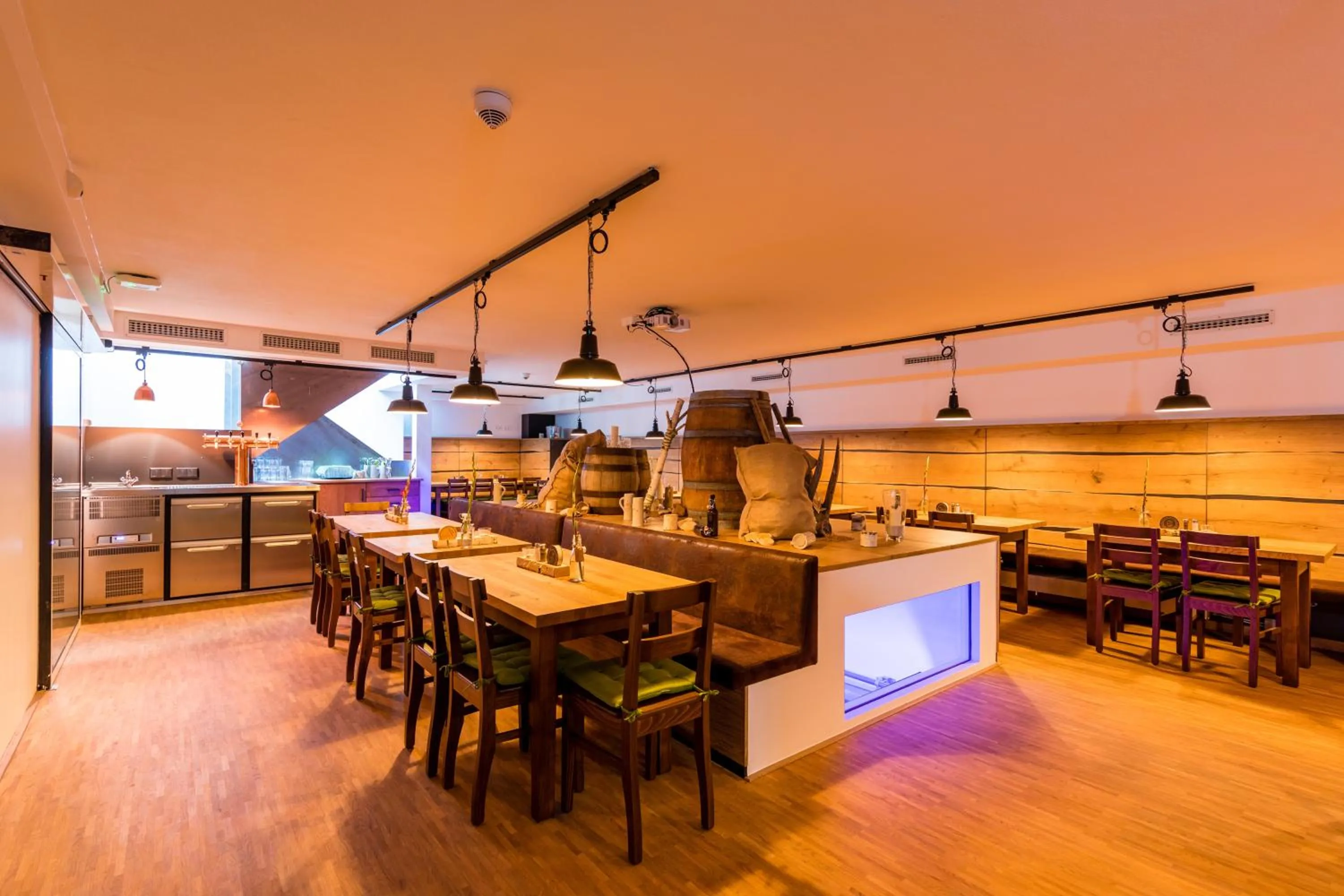 Restaurant/places to eat in mk | hotel münchen city