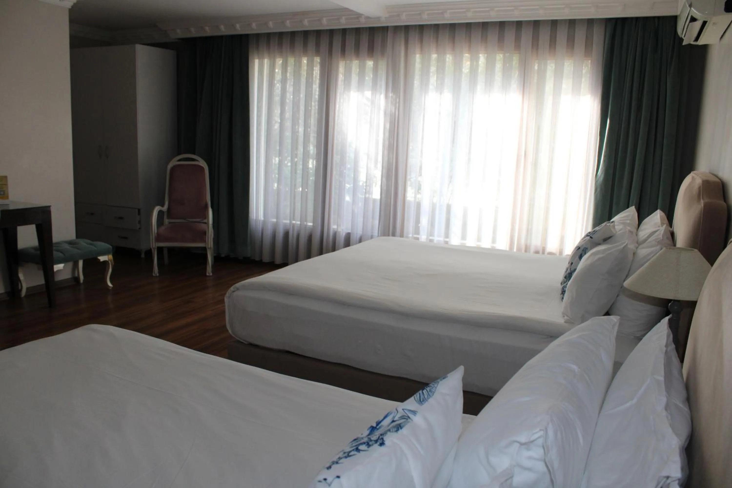 Bed in Villa Blanche Hotel SPA & Garden Pool