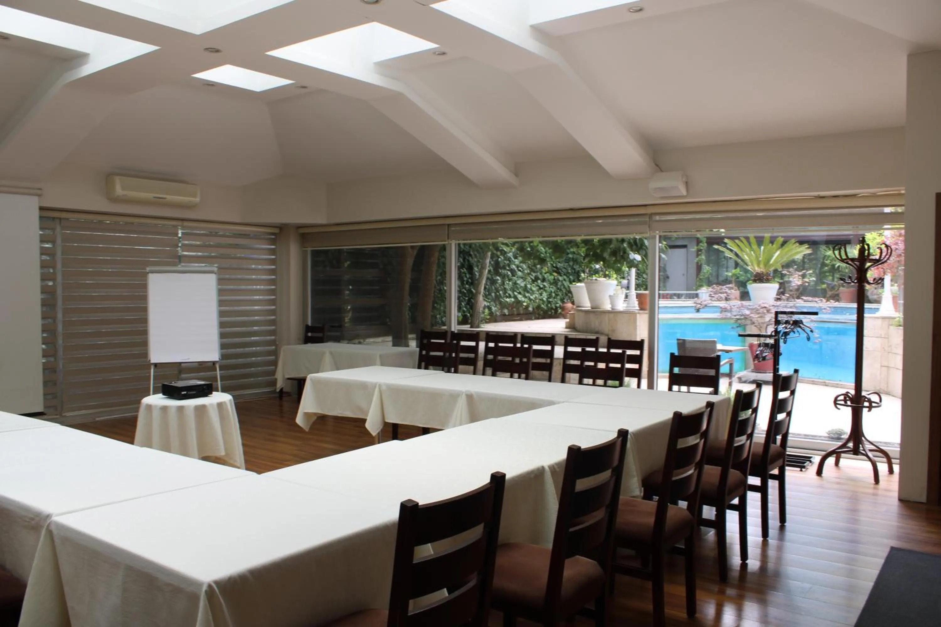 Meeting/conference room in Villa Blanche Hotel SPA & Garden Pool
