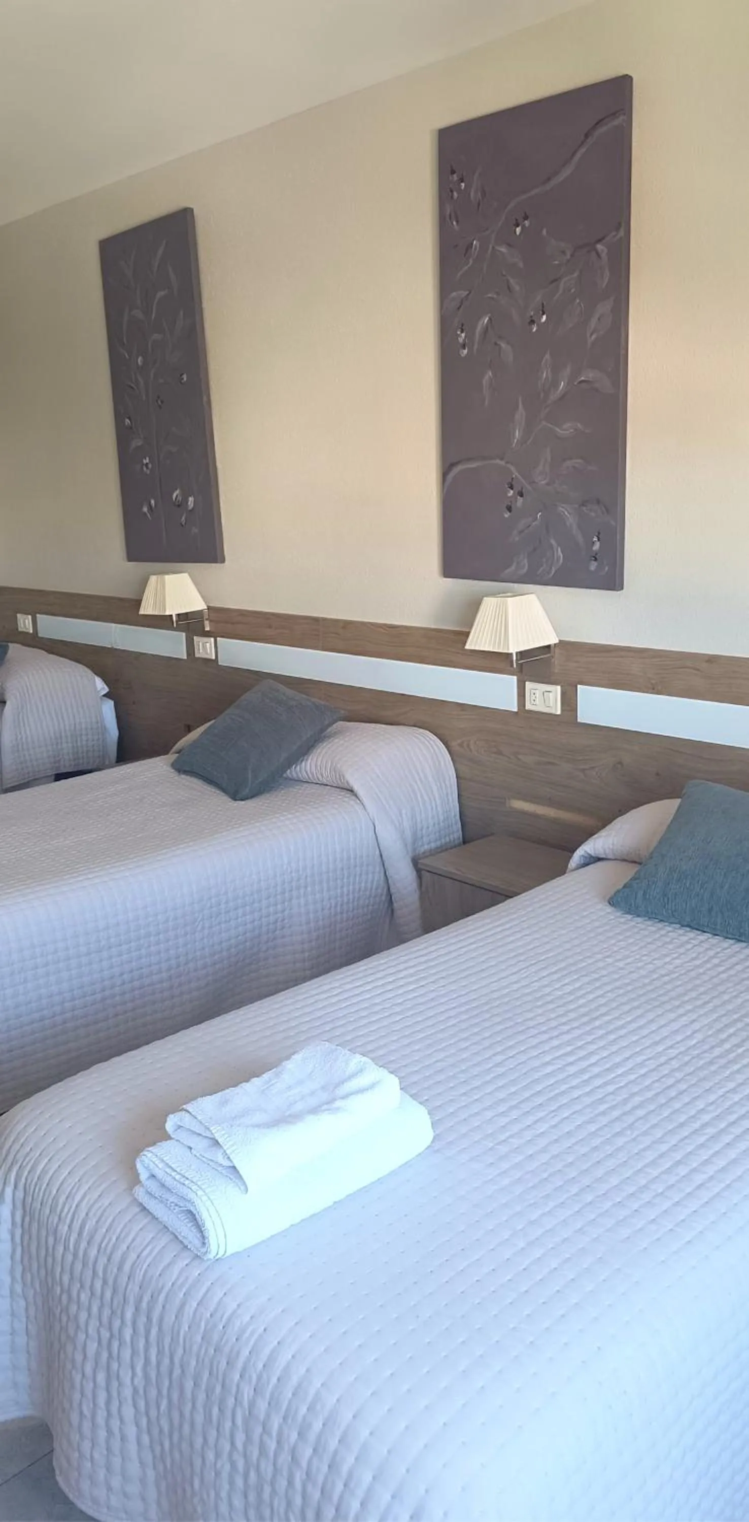 Family Room with Private Bathroom in Pension Casa Curro