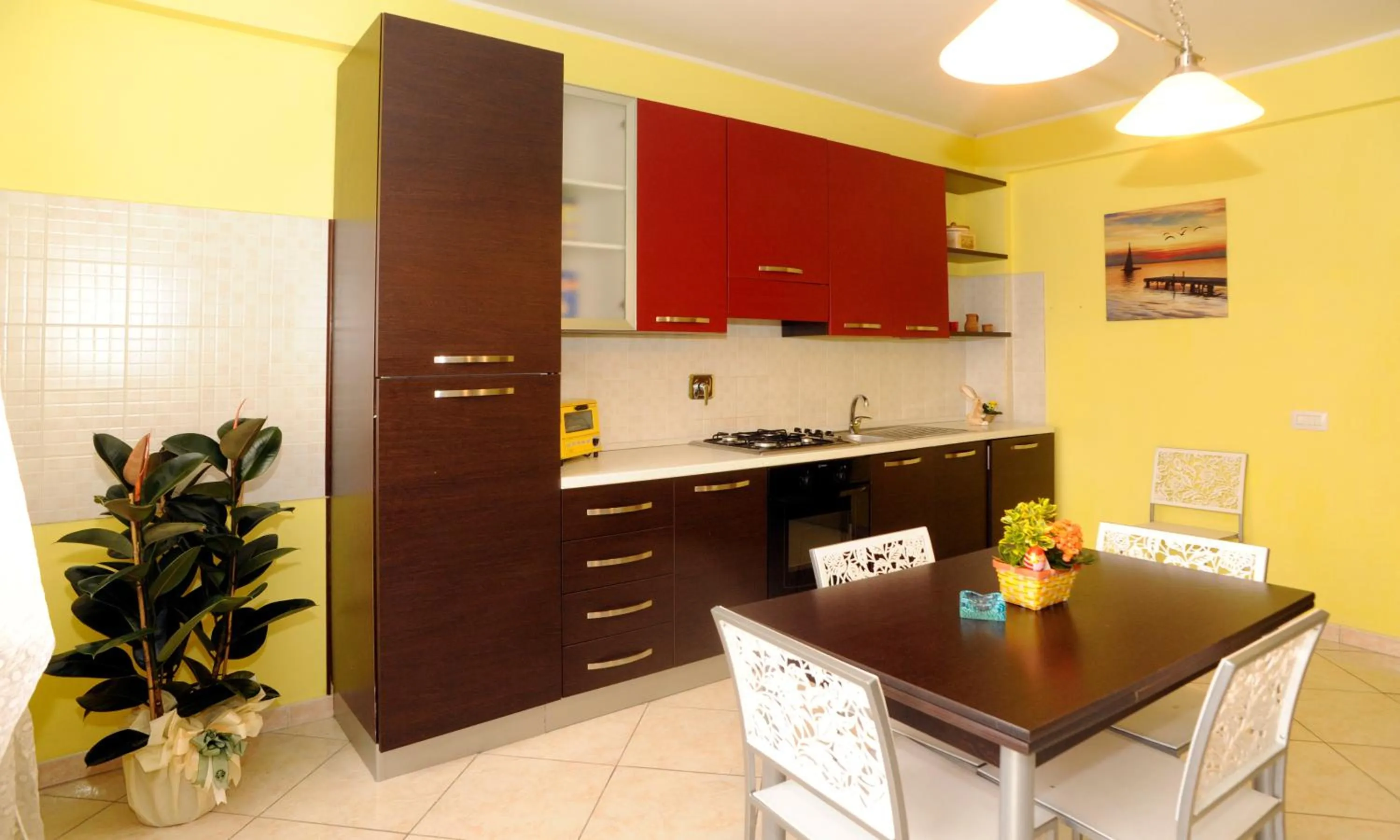 Kitchen or kitchenette in Casa Vacanza la Rondine