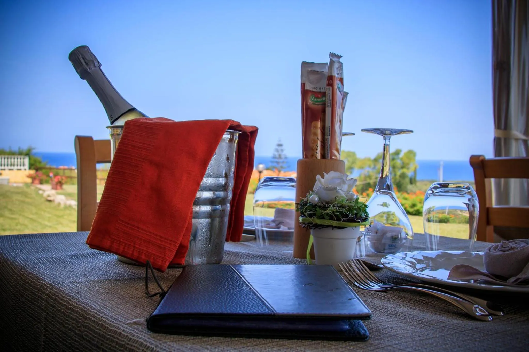 Restaurant/places to eat in Abbaidda Hotel