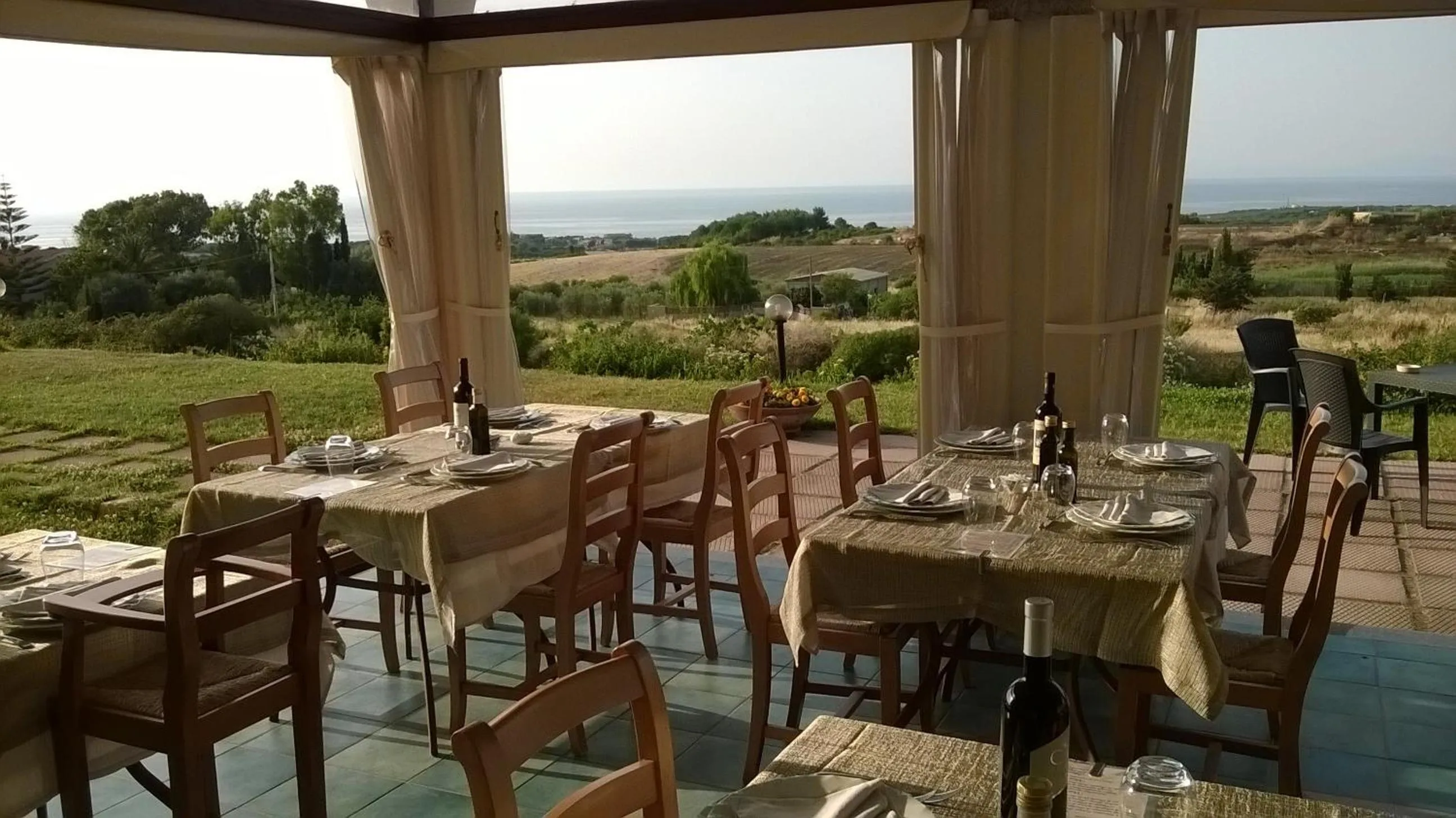 Restaurant/places to eat in Abbaidda Hotel