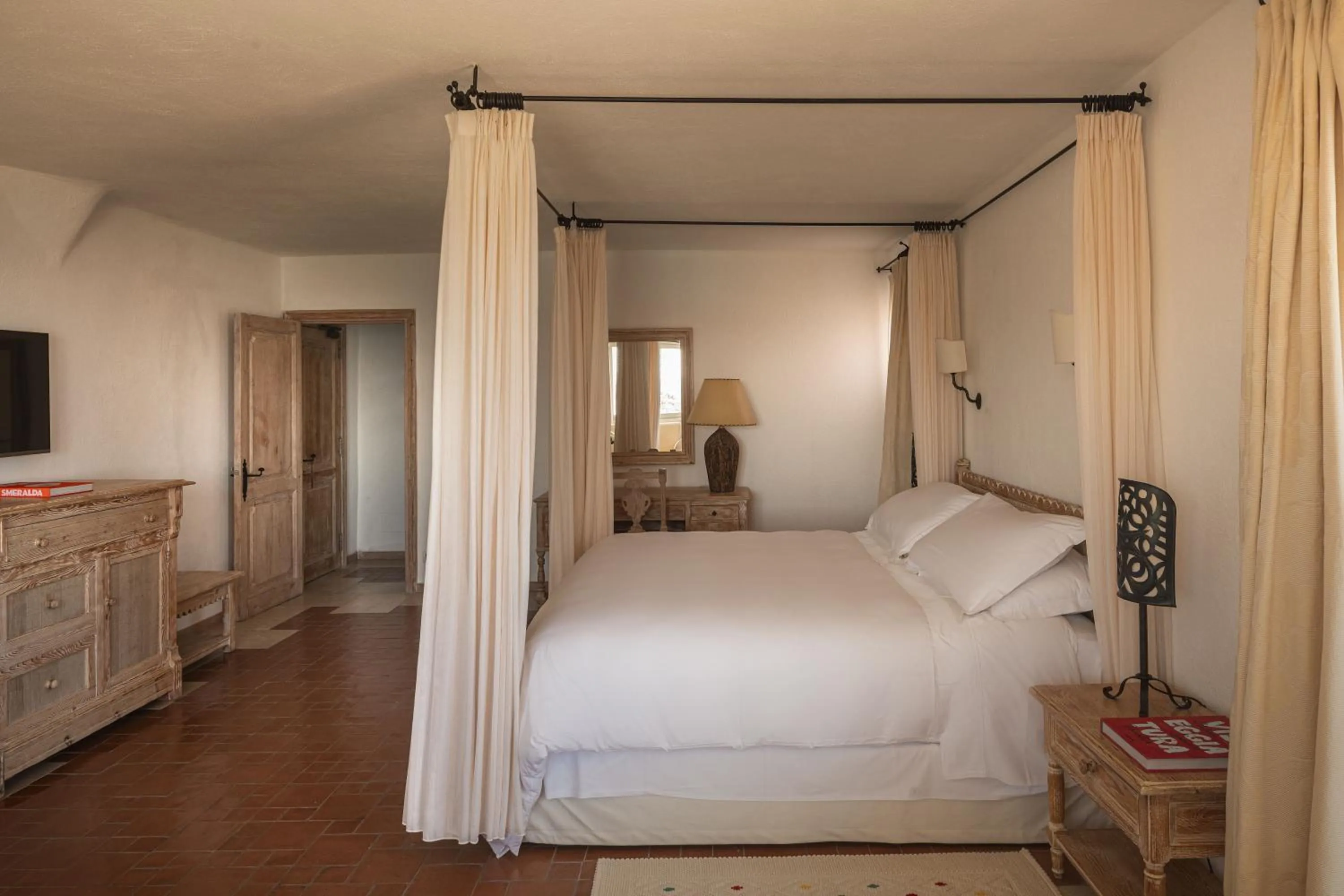 Bedroom, Bed in Romazzino, A Belmond Hotel, Costa Smeralda