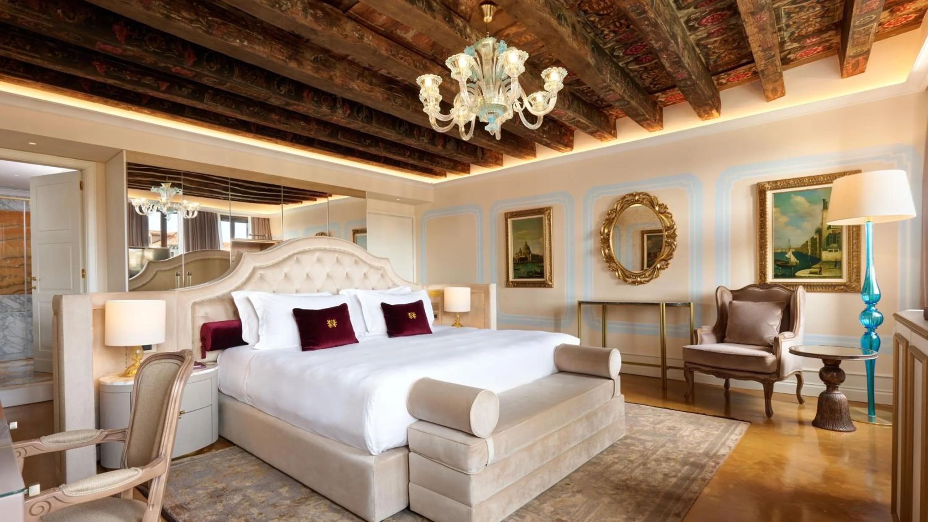 Photo of the whole room, Bed in Hotel Palazzo Giovanelli e Gran Canal