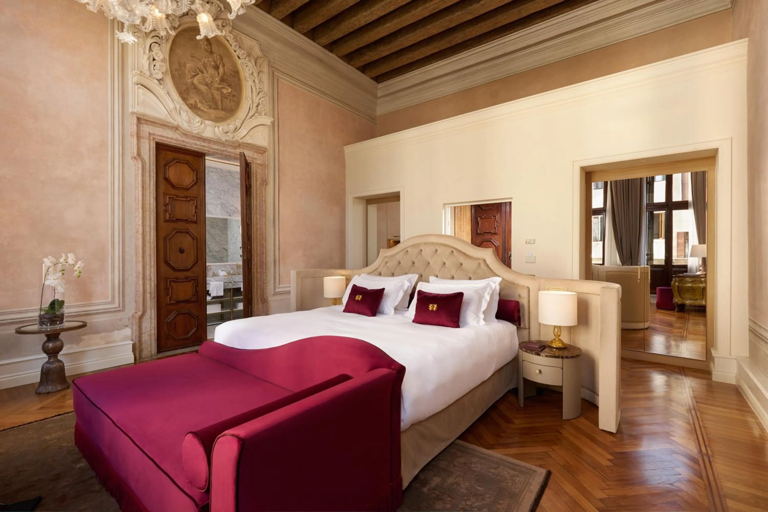 Photo of the whole room, Bed in Hotel Palazzo Giovanelli e Gran Canal