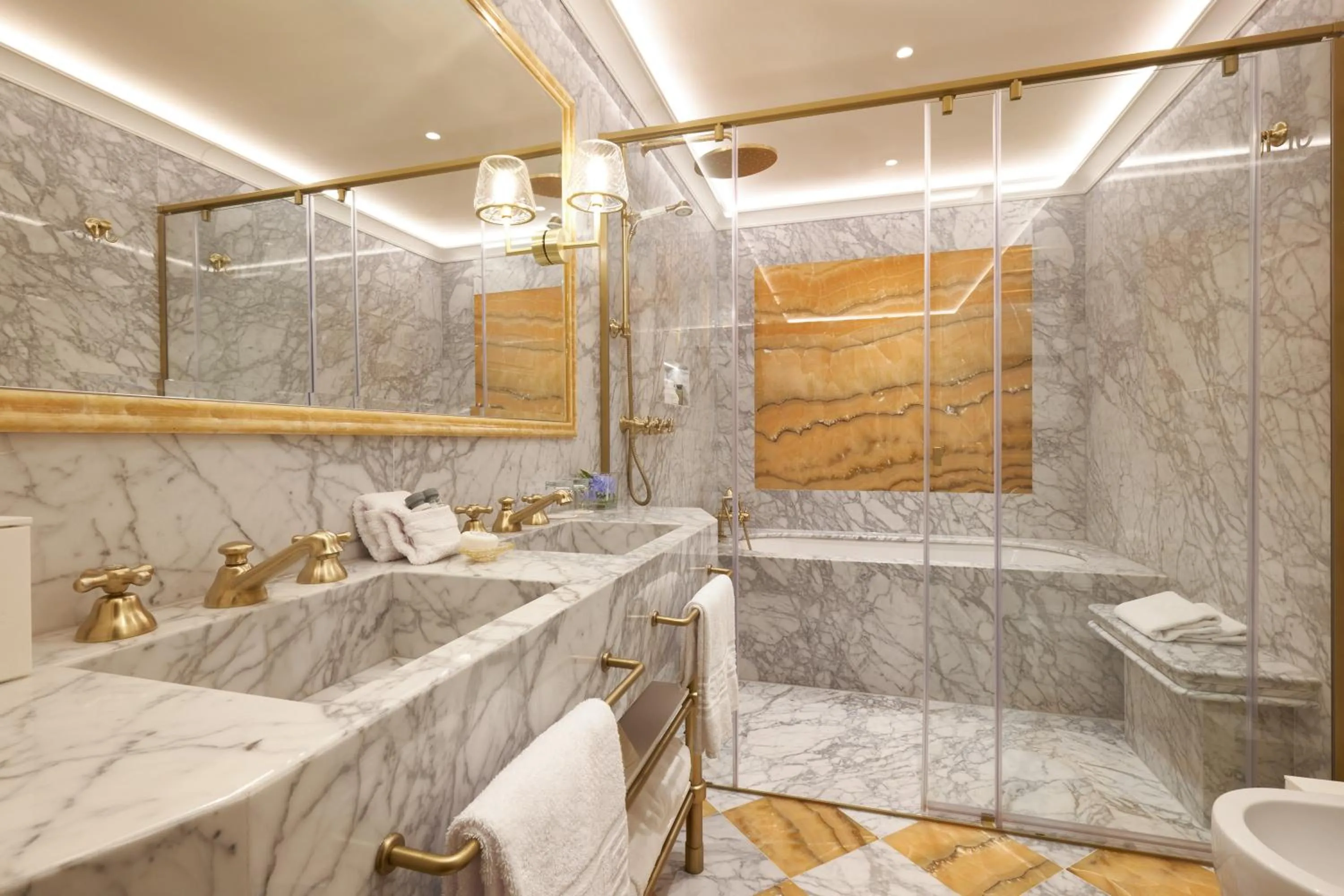 Bathroom in Hotel Palazzo Giovanelli e Gran Canal