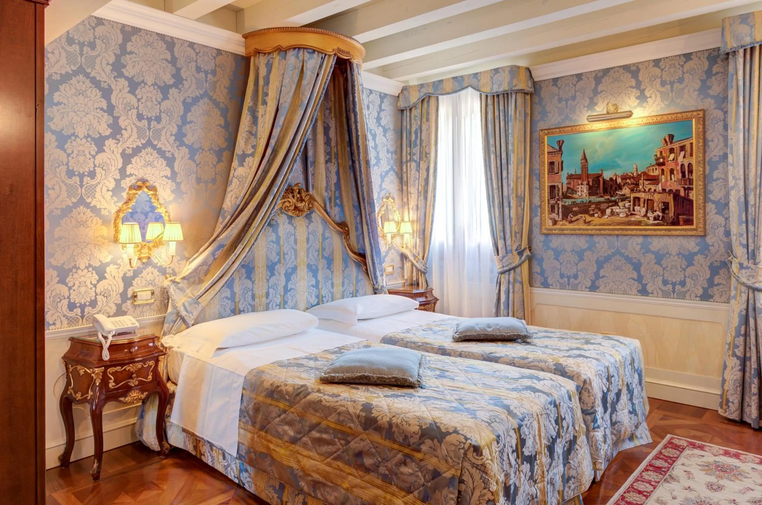 Bed in Canal Grande