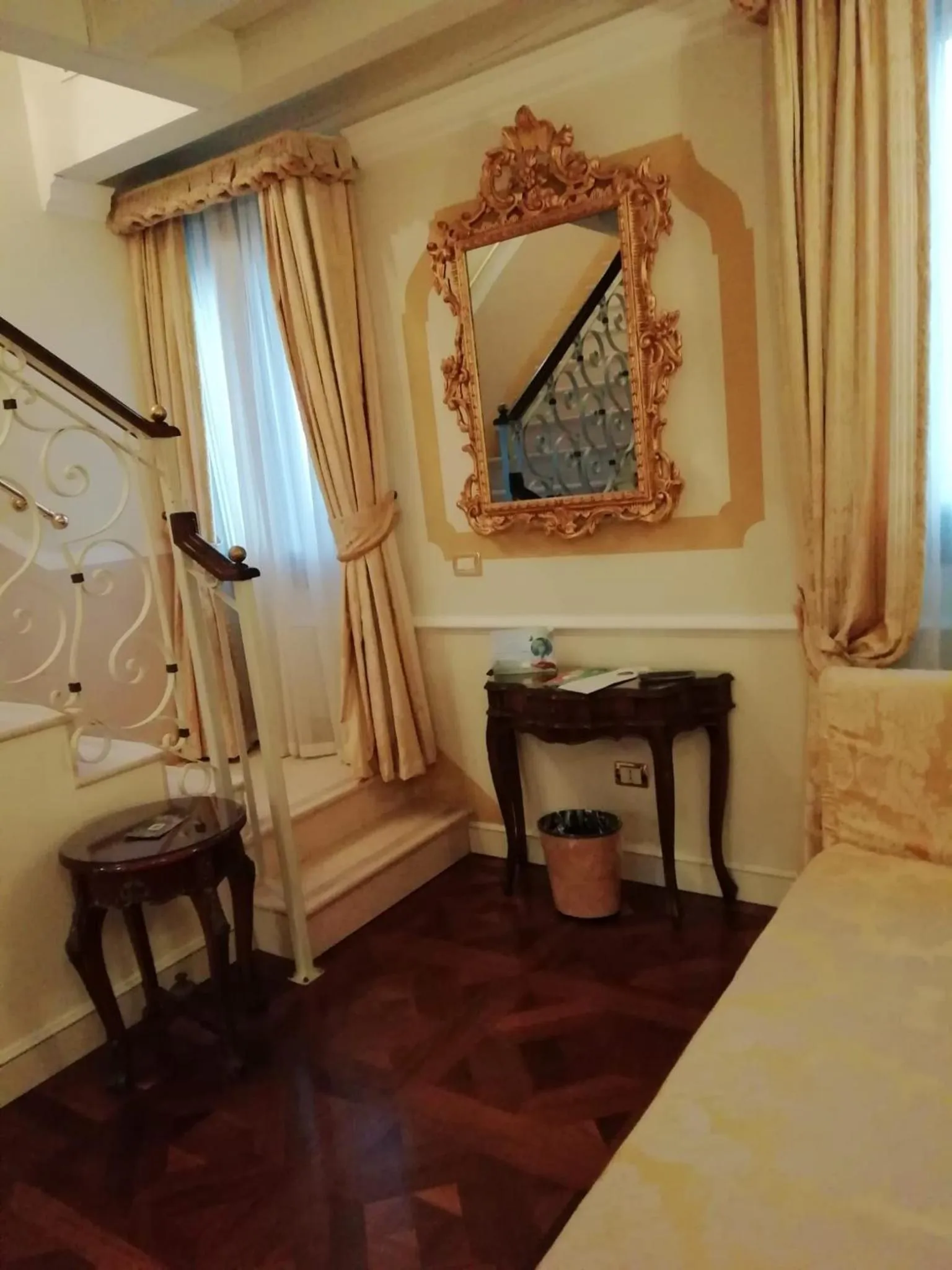 Decorative detail, Bed in Canal Grande