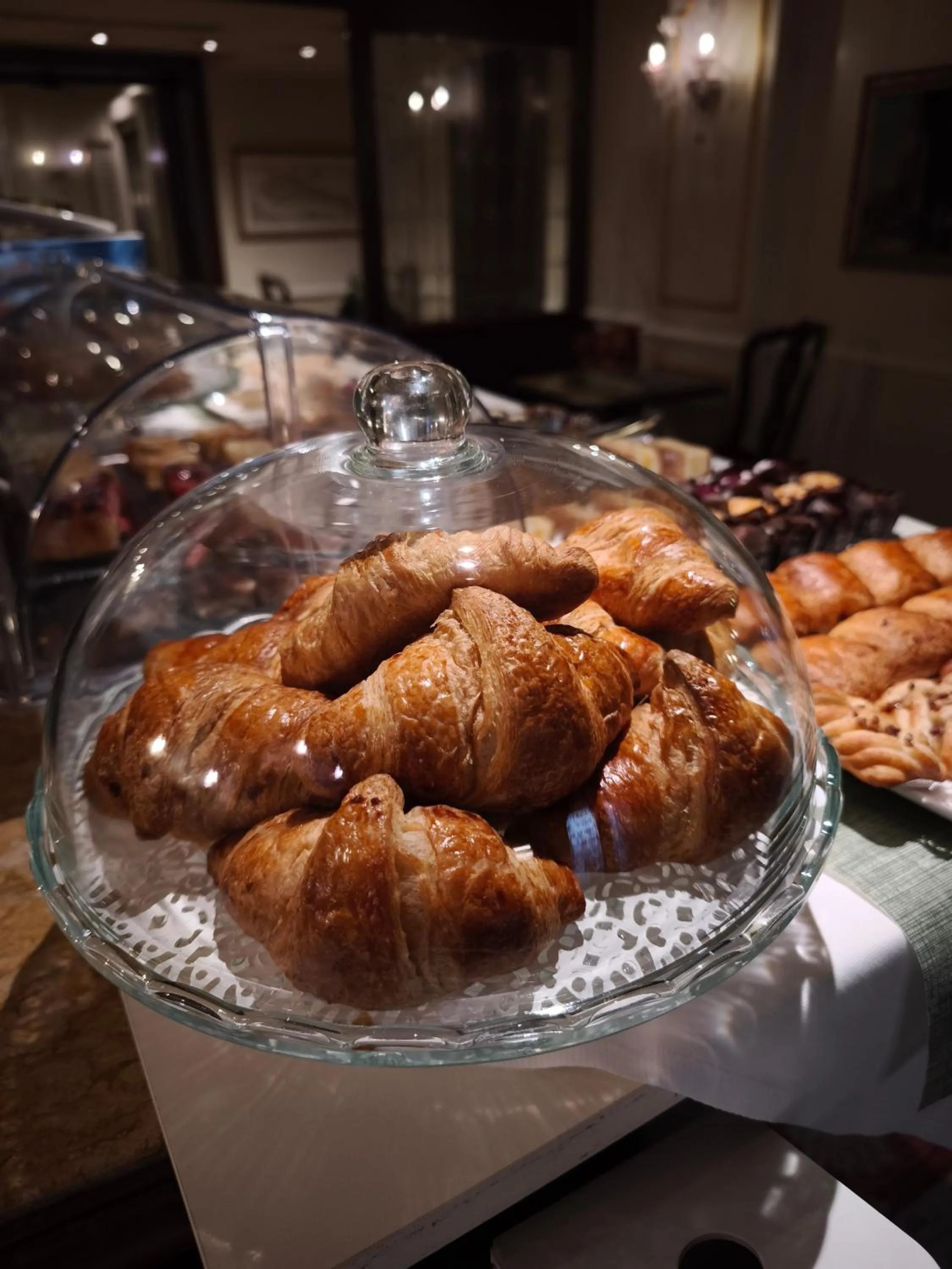 Breakfast in Canal Grande