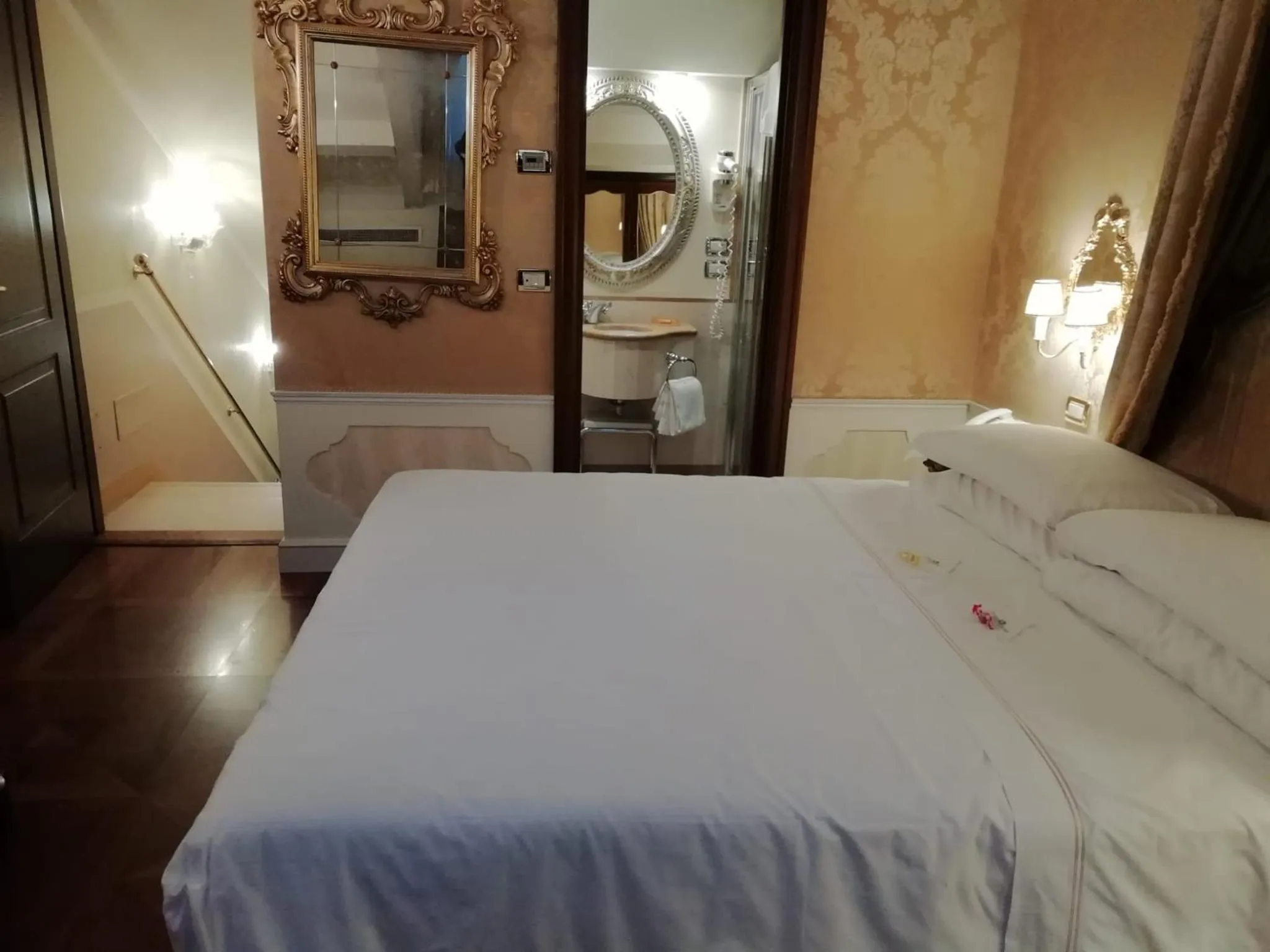 Decorative detail, Bed in Canal Grande