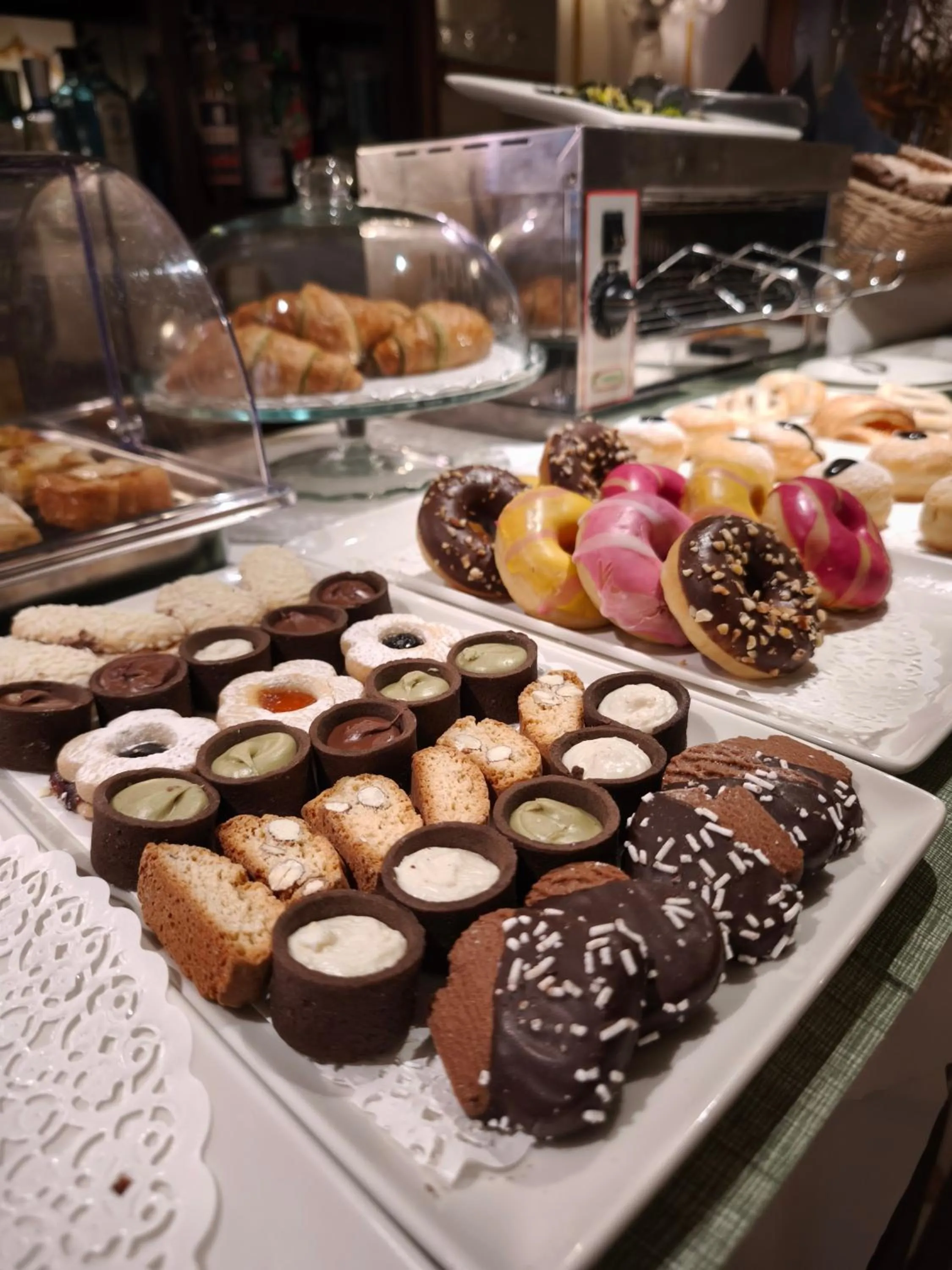 Breakfast in Canal Grande