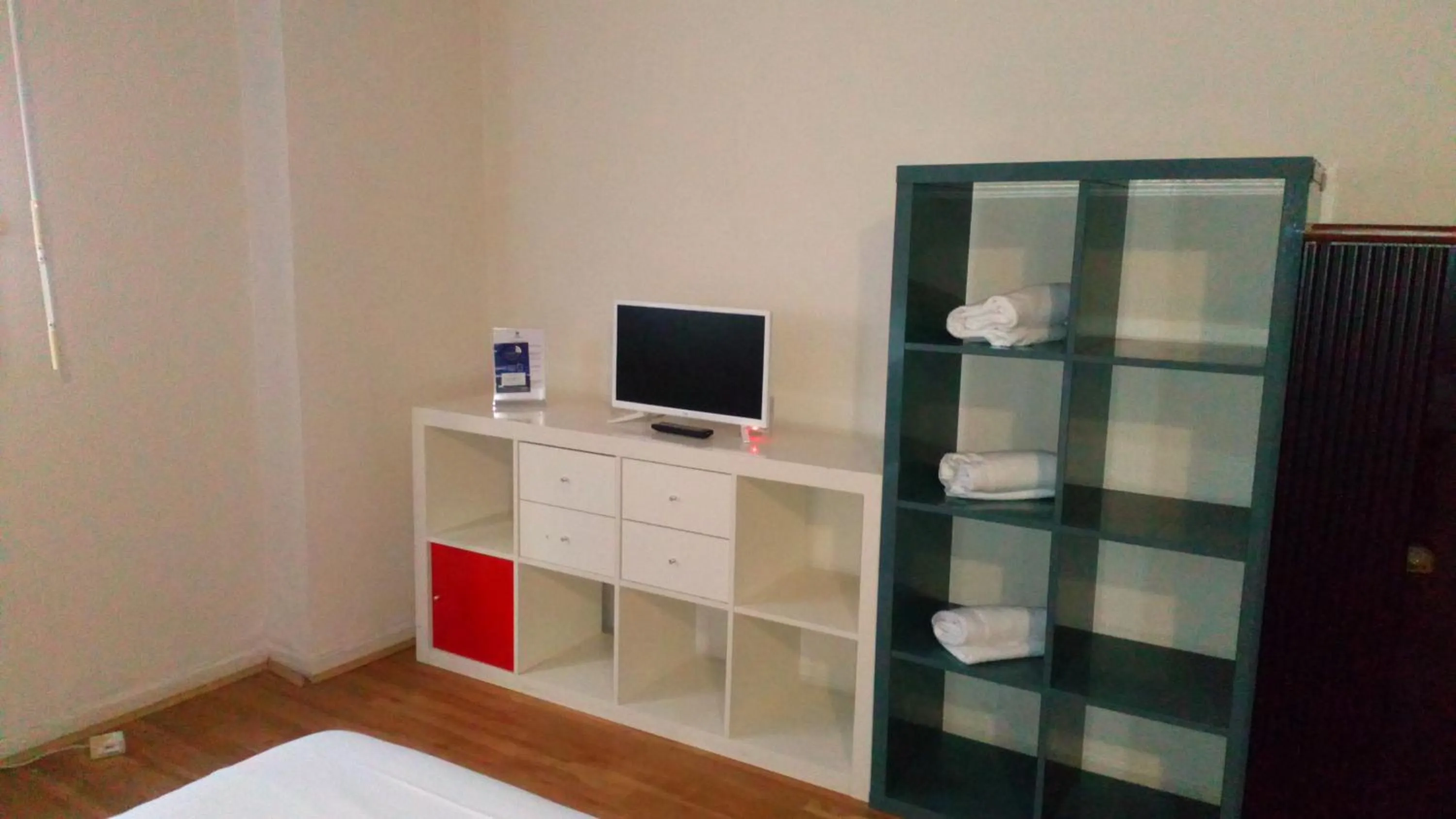 TV and multimedia, Bed in Résidence le Pastel François Verdier