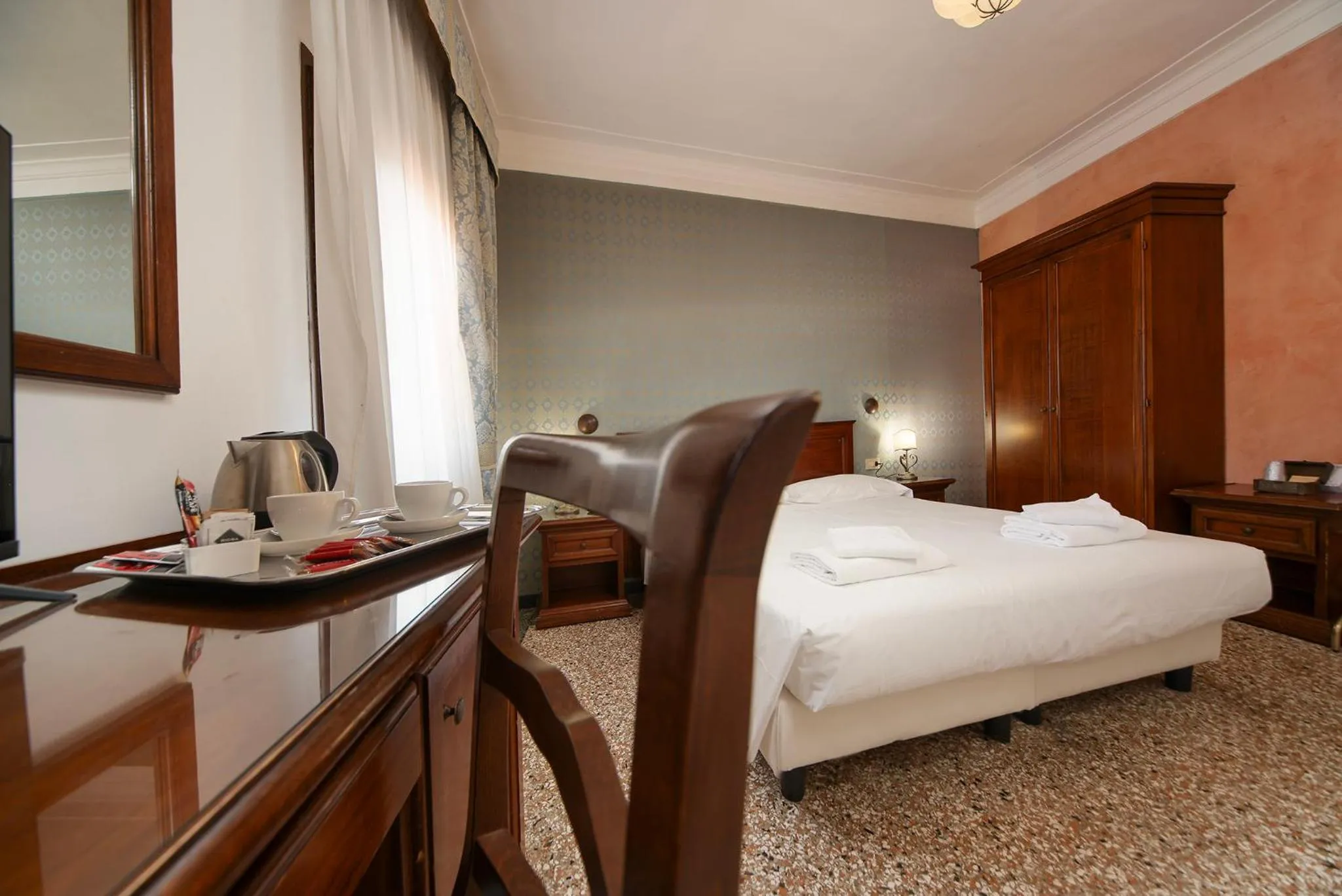 Food and drinks, Bed in Locanda Antica Venezia