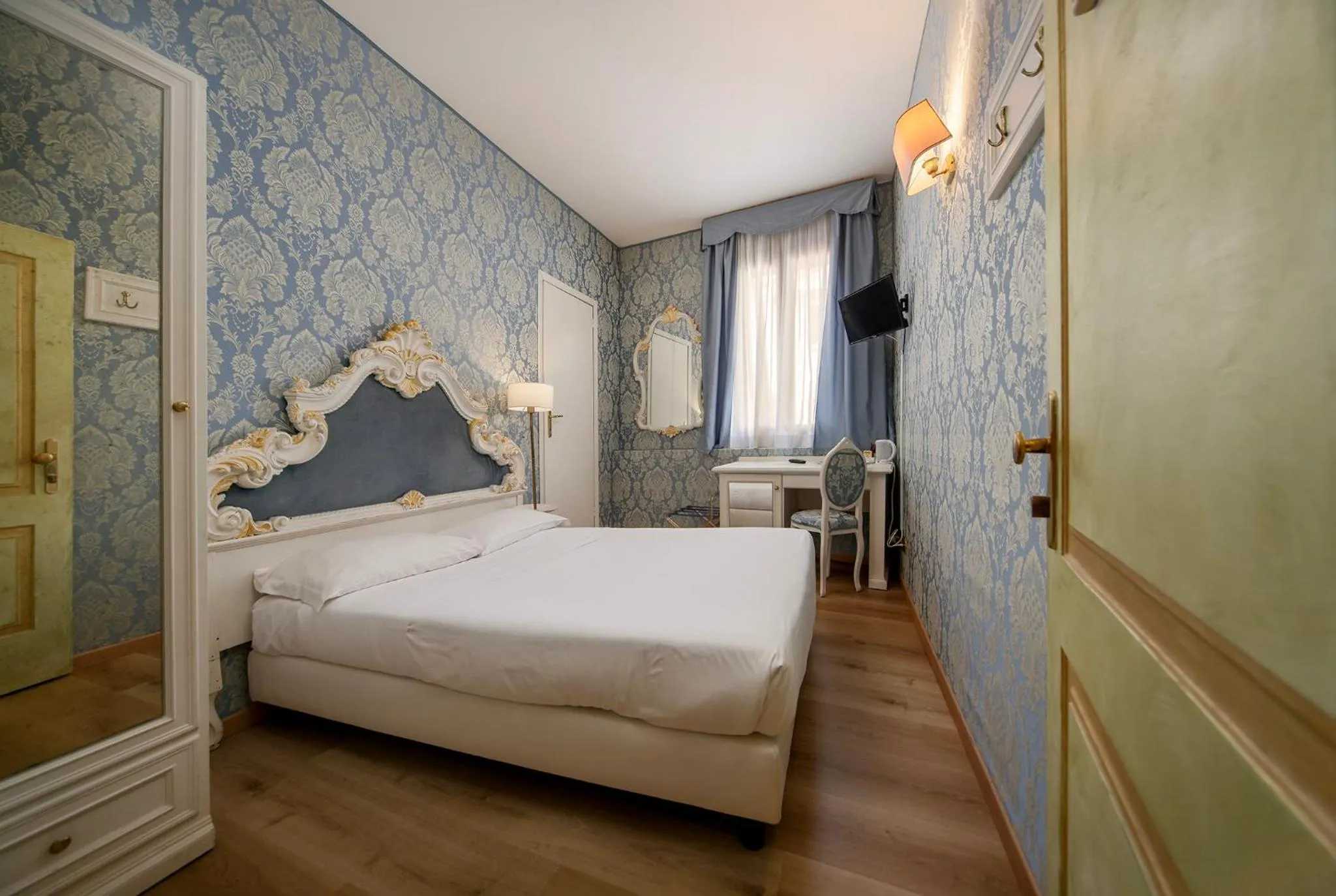 Bedroom, Bed in Locanda Antica Venezia