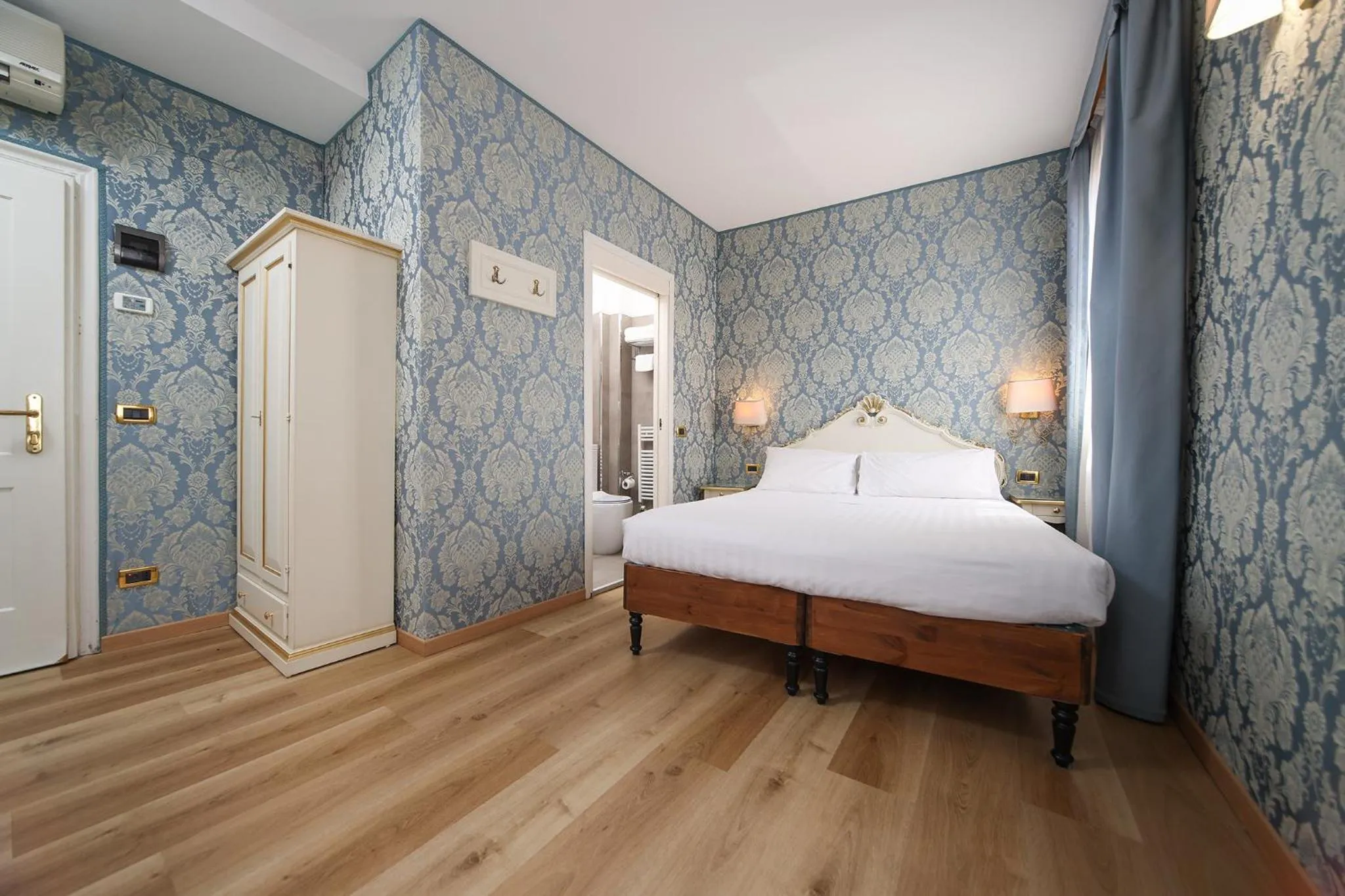 Bedroom, Bed in Locanda Antica Venezia