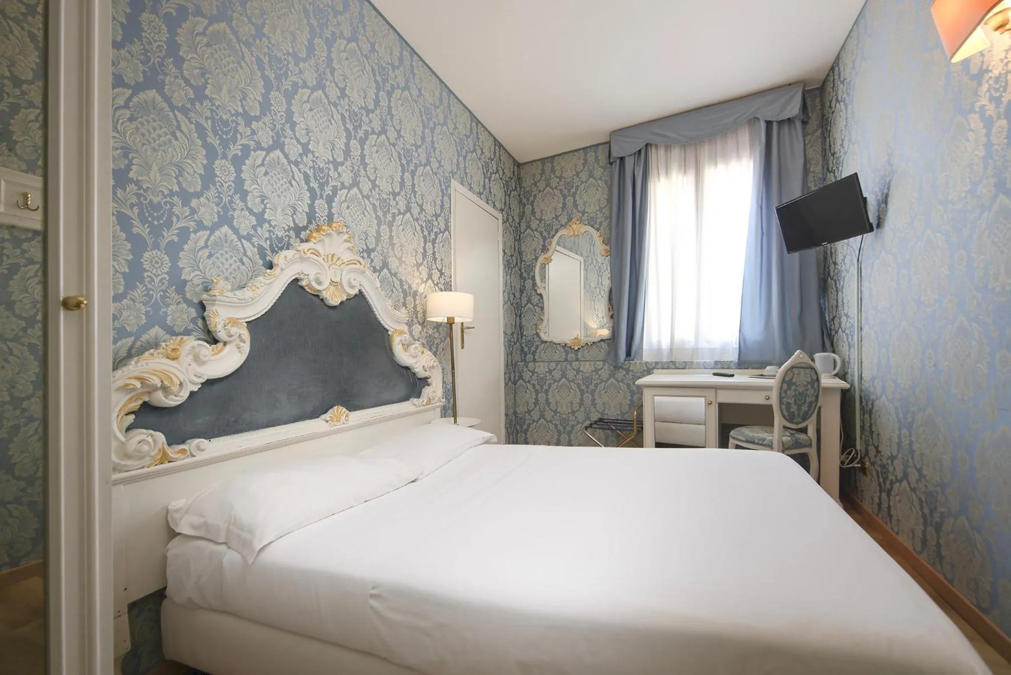 Bedroom, Bed in Locanda Antica Venezia