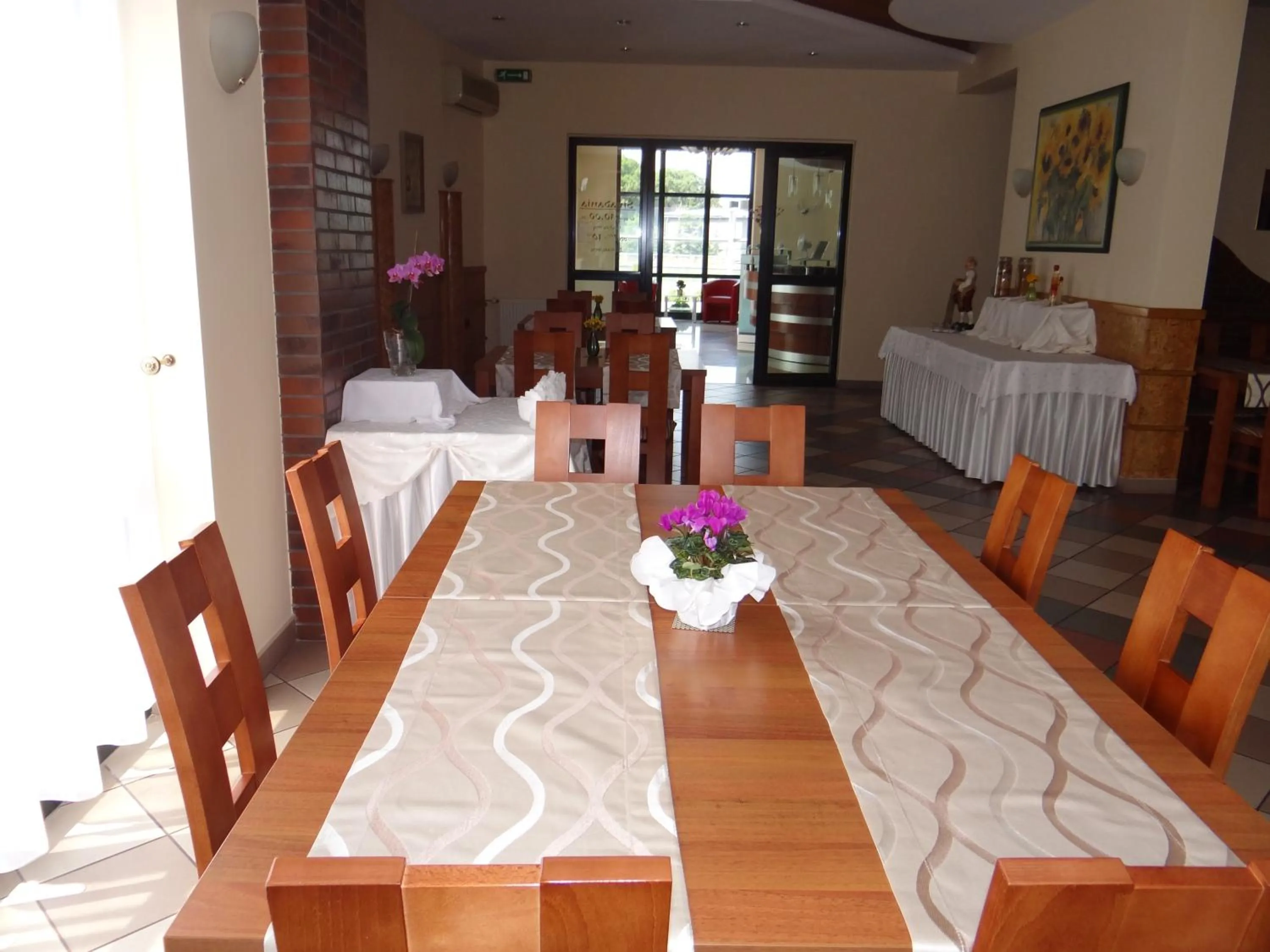 Restaurant/places to eat in Hotel Restauracja Kinga