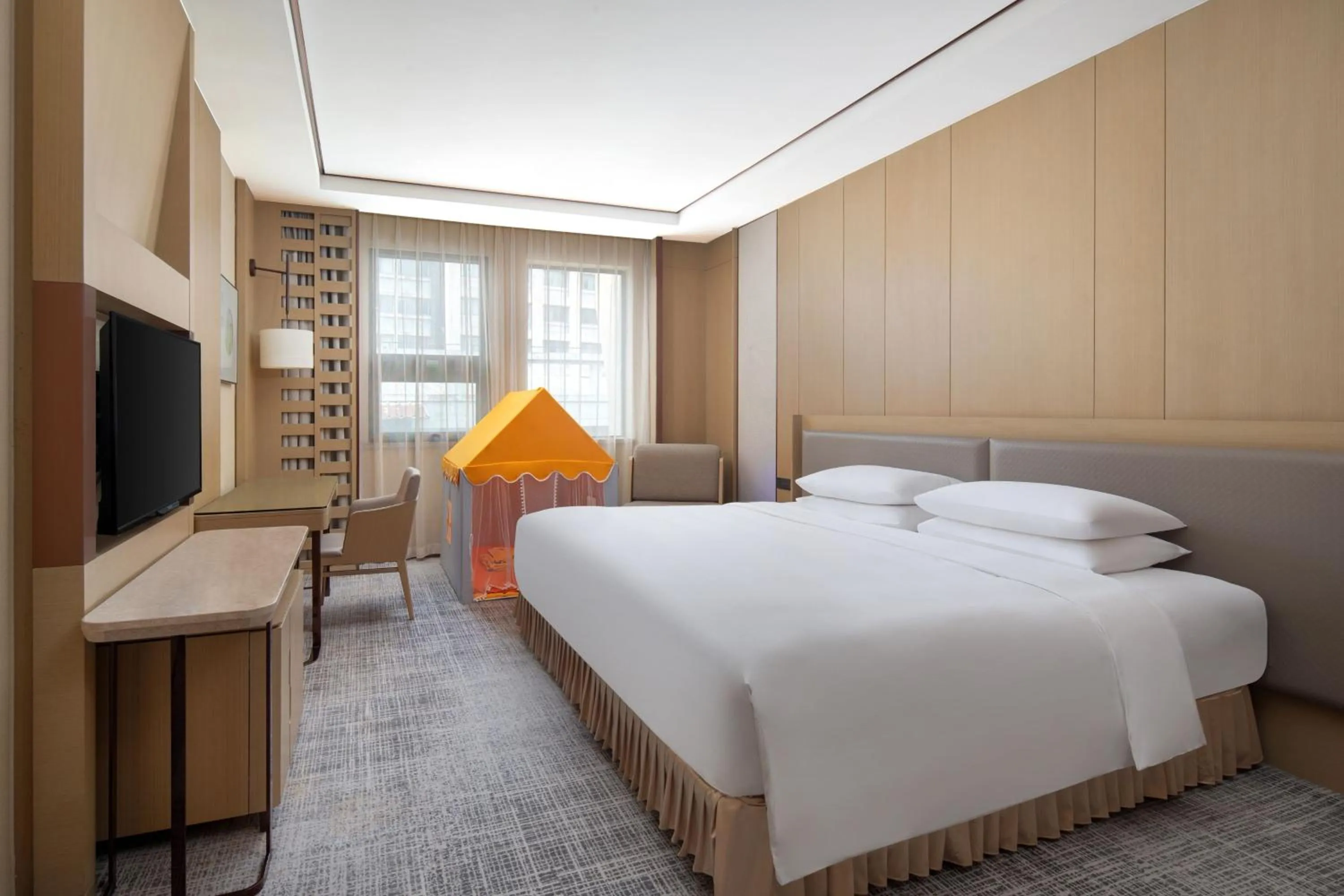 Photo of the whole room, Bed in Courtyard by Marriott Shanghai International Tourism and Resorts Zone