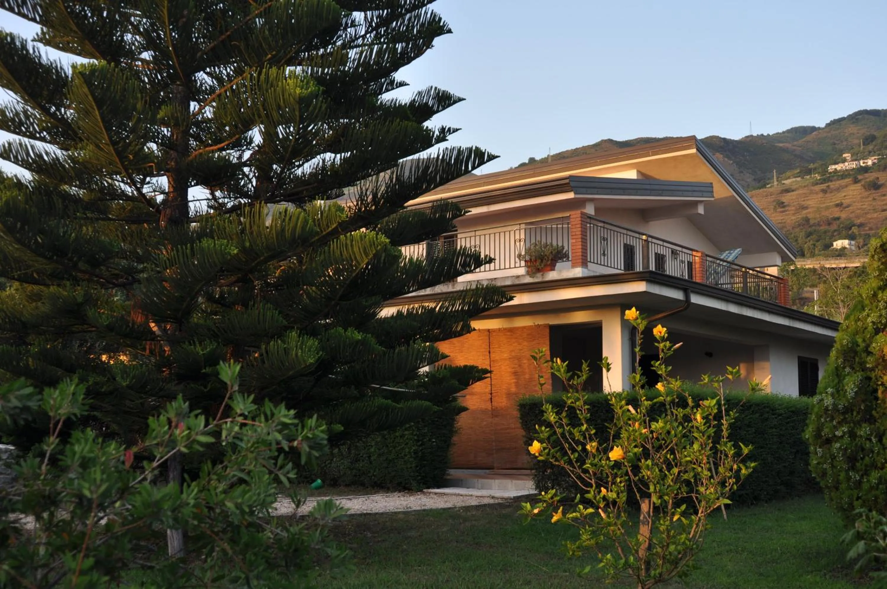 Property building in Villa Lidia