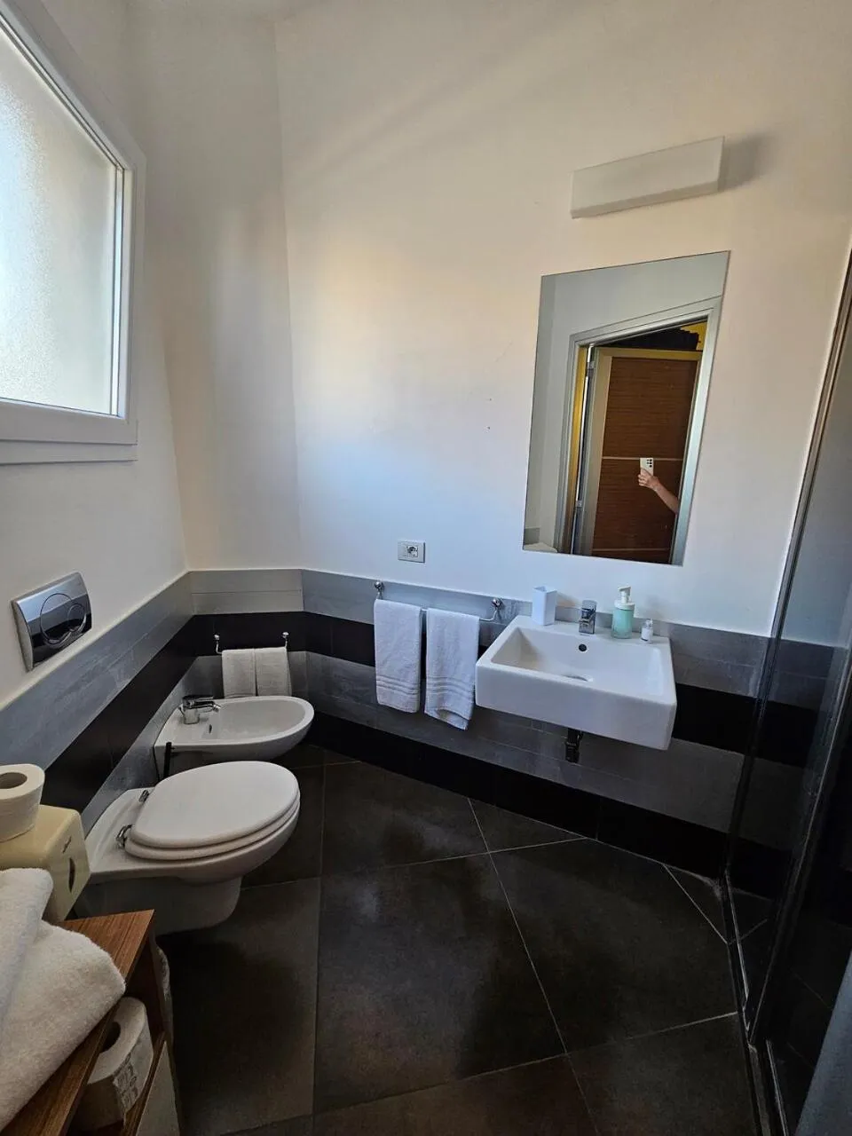 Bathroom in Ragusa Inn