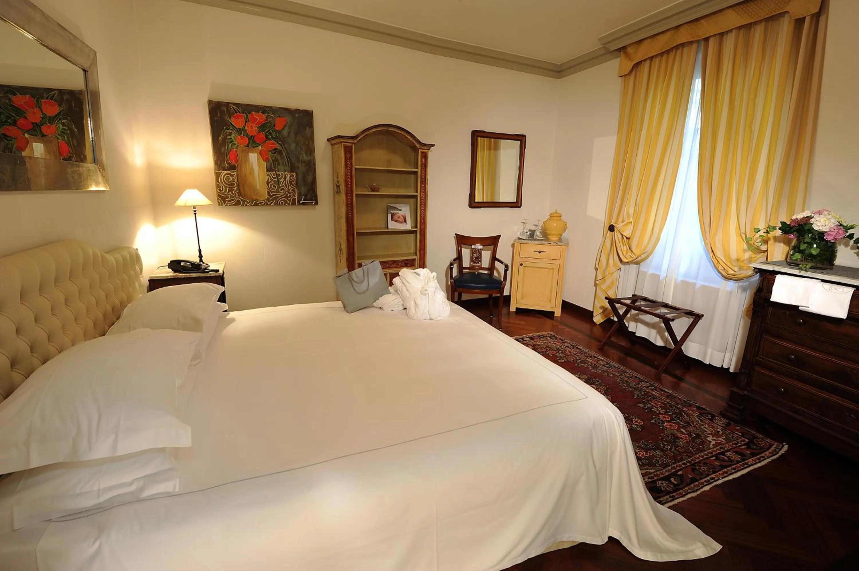 Photo of the whole room, Bed in Hotel Villa Beccaris