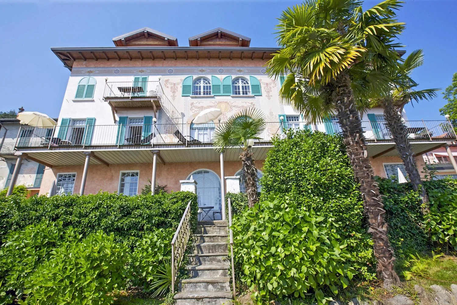 Property building in Villa Anna Isole Borromee