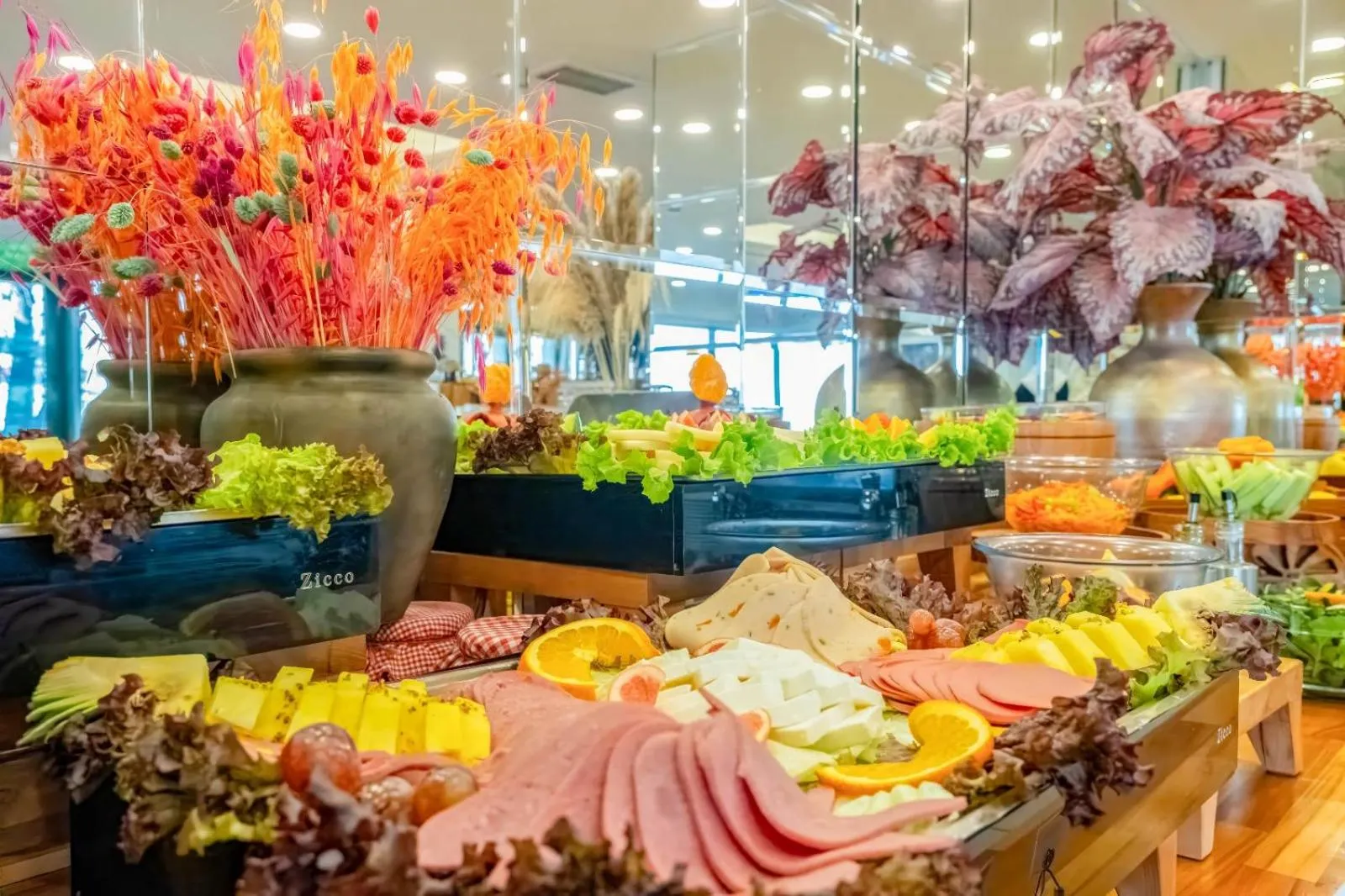 Food and drinks in Marble Hotel