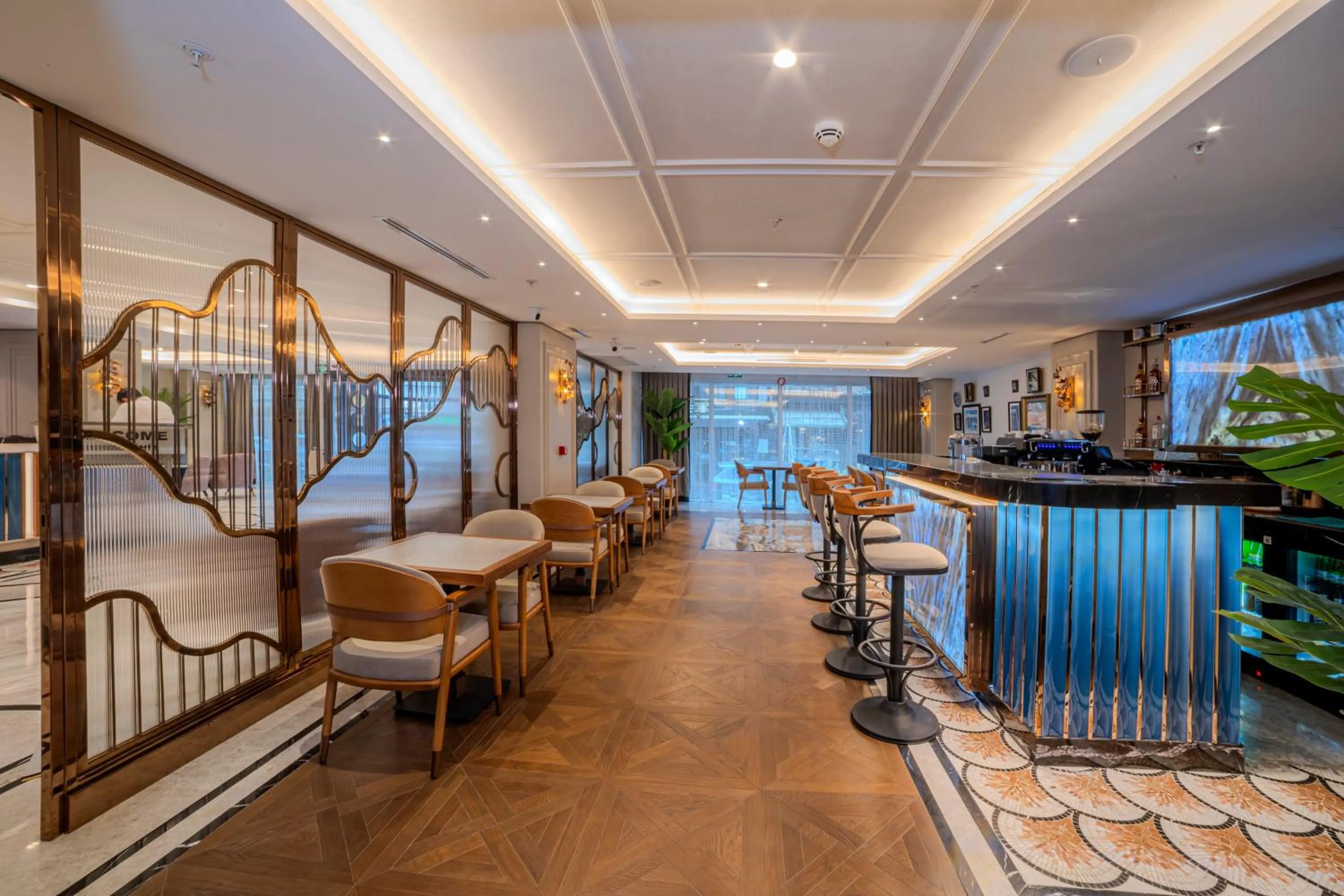 Lounge or bar in Grand Hilarium Hotel