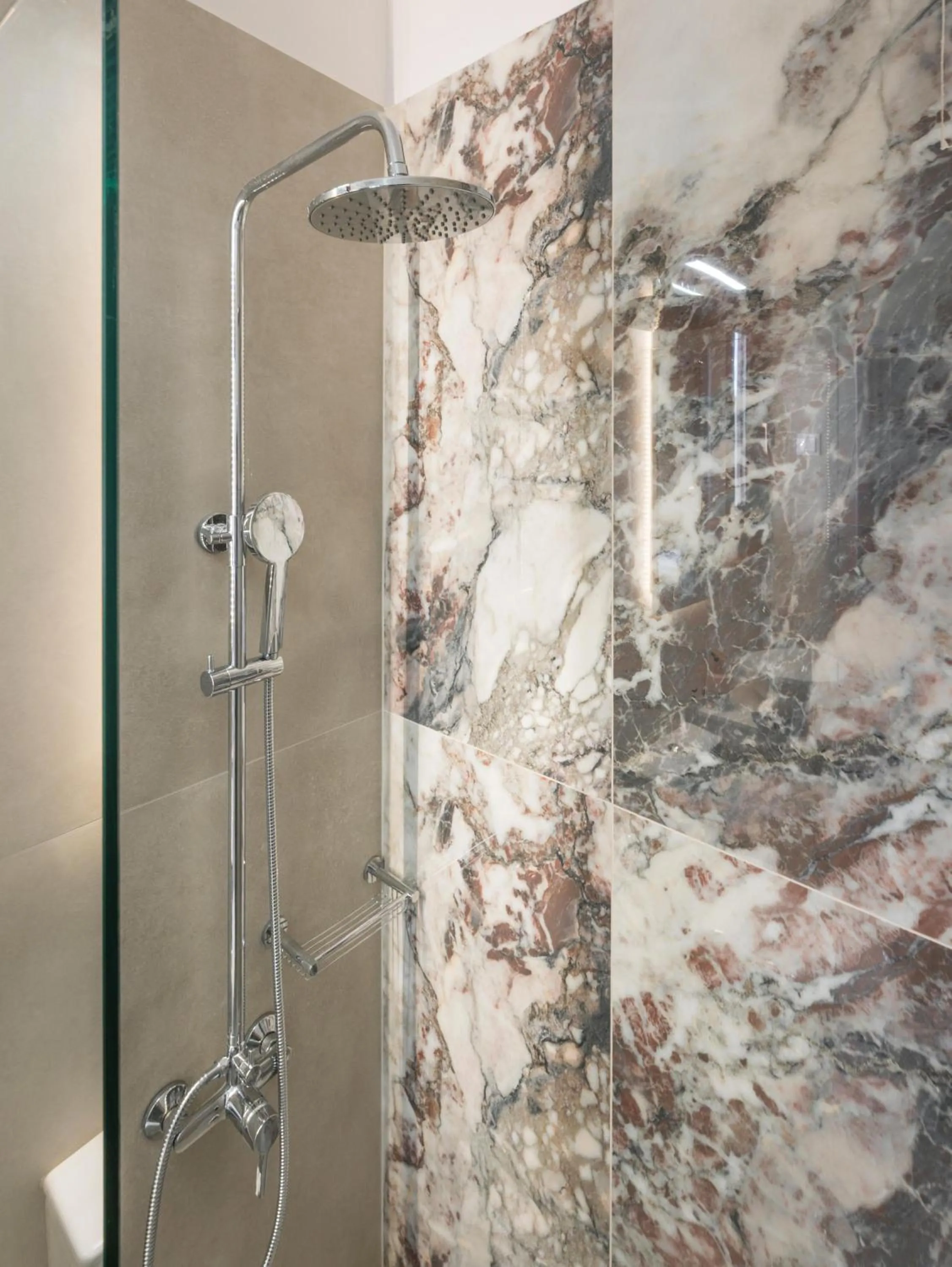 Shower in Porto Orion Studios