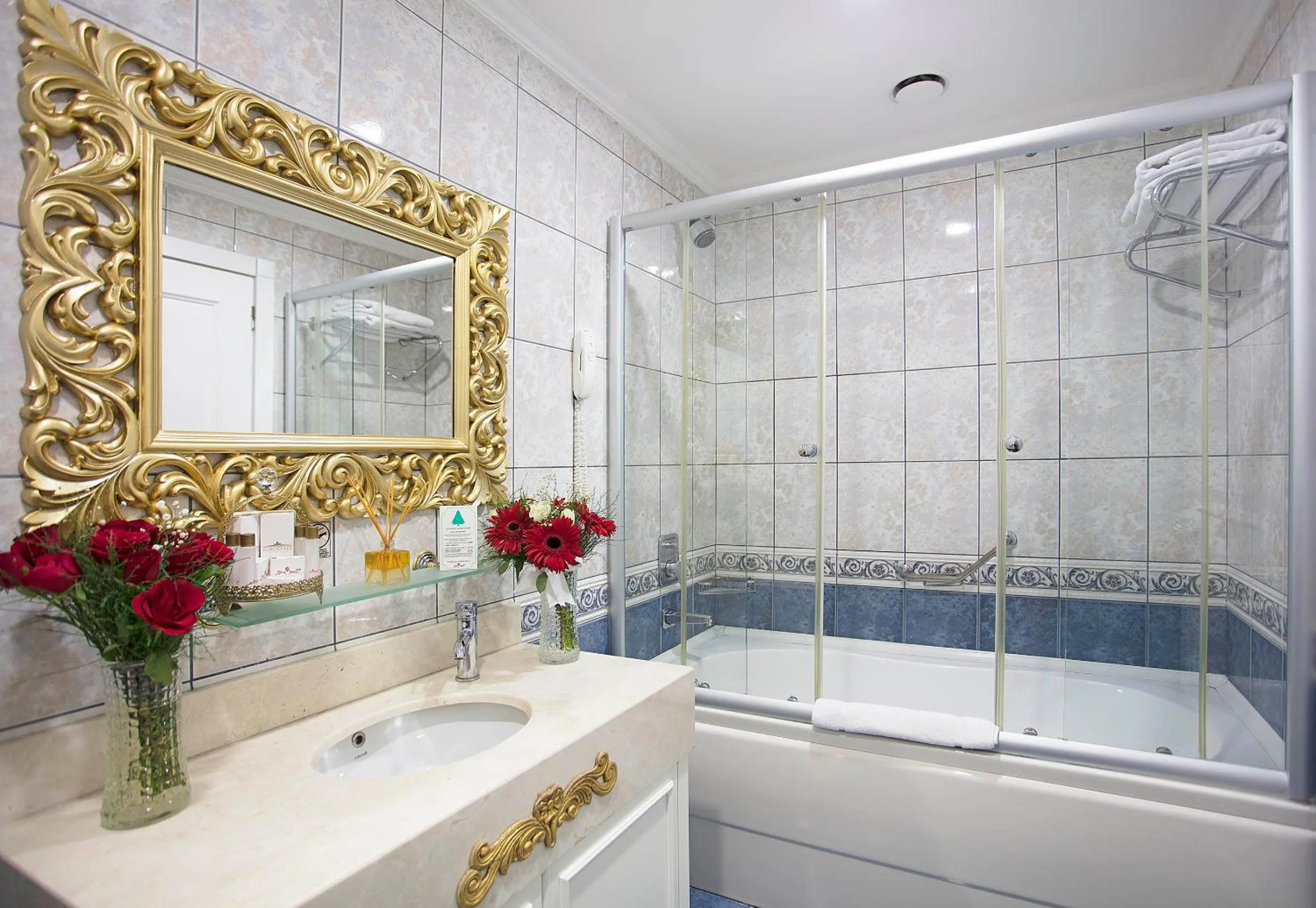 Bathroom in Seres Hotel Old City