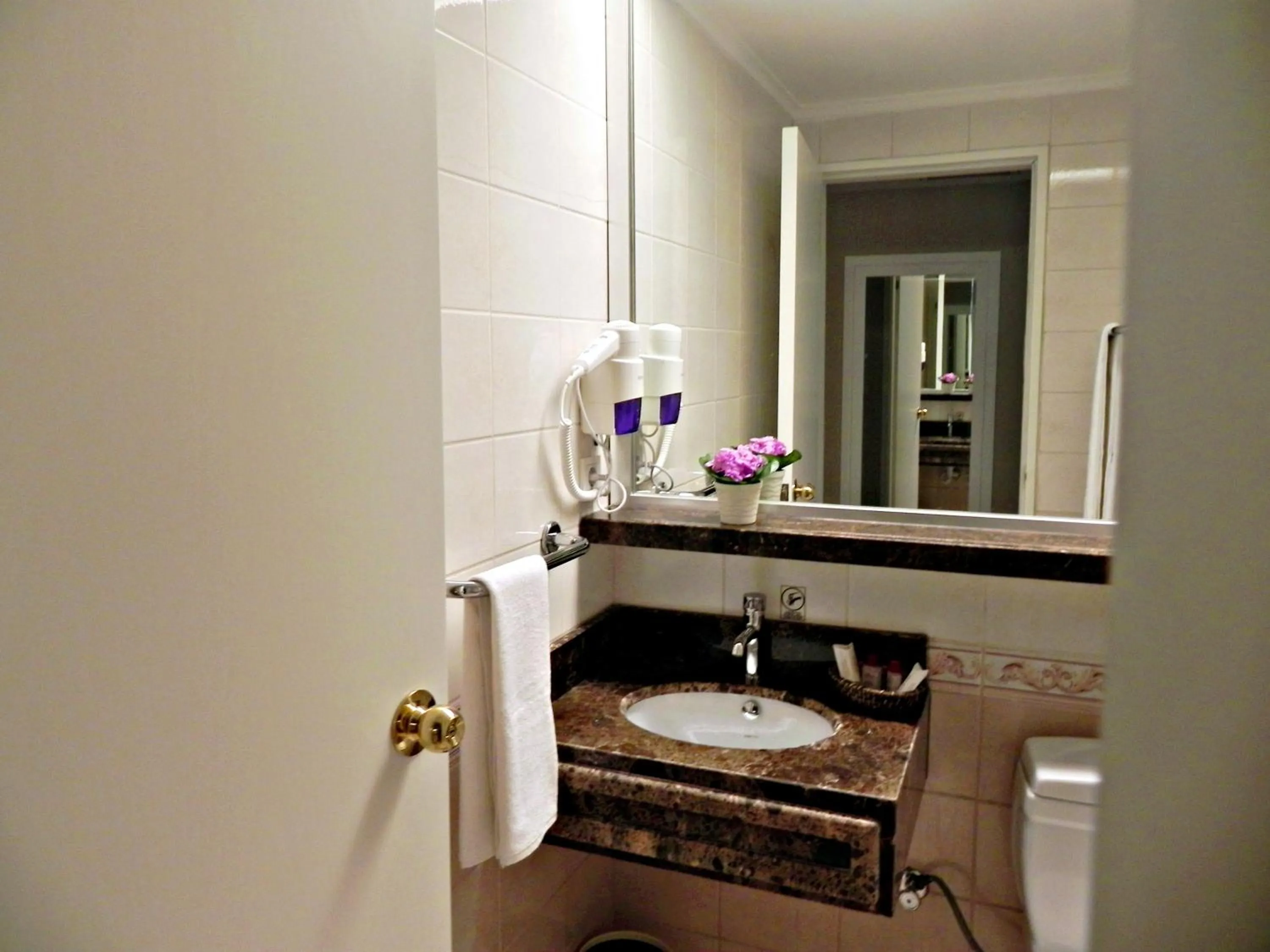 Bathroom in Seres Hotel Old City