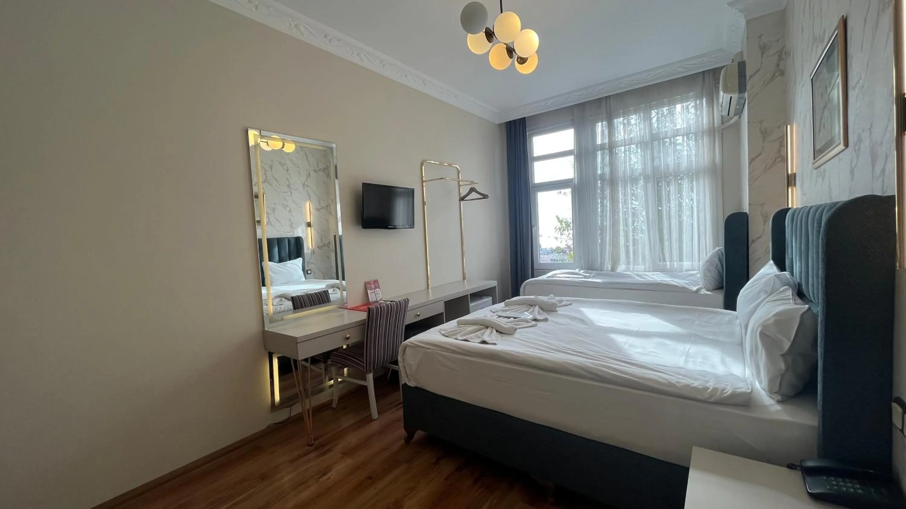 Bed in Hotel Tulip House