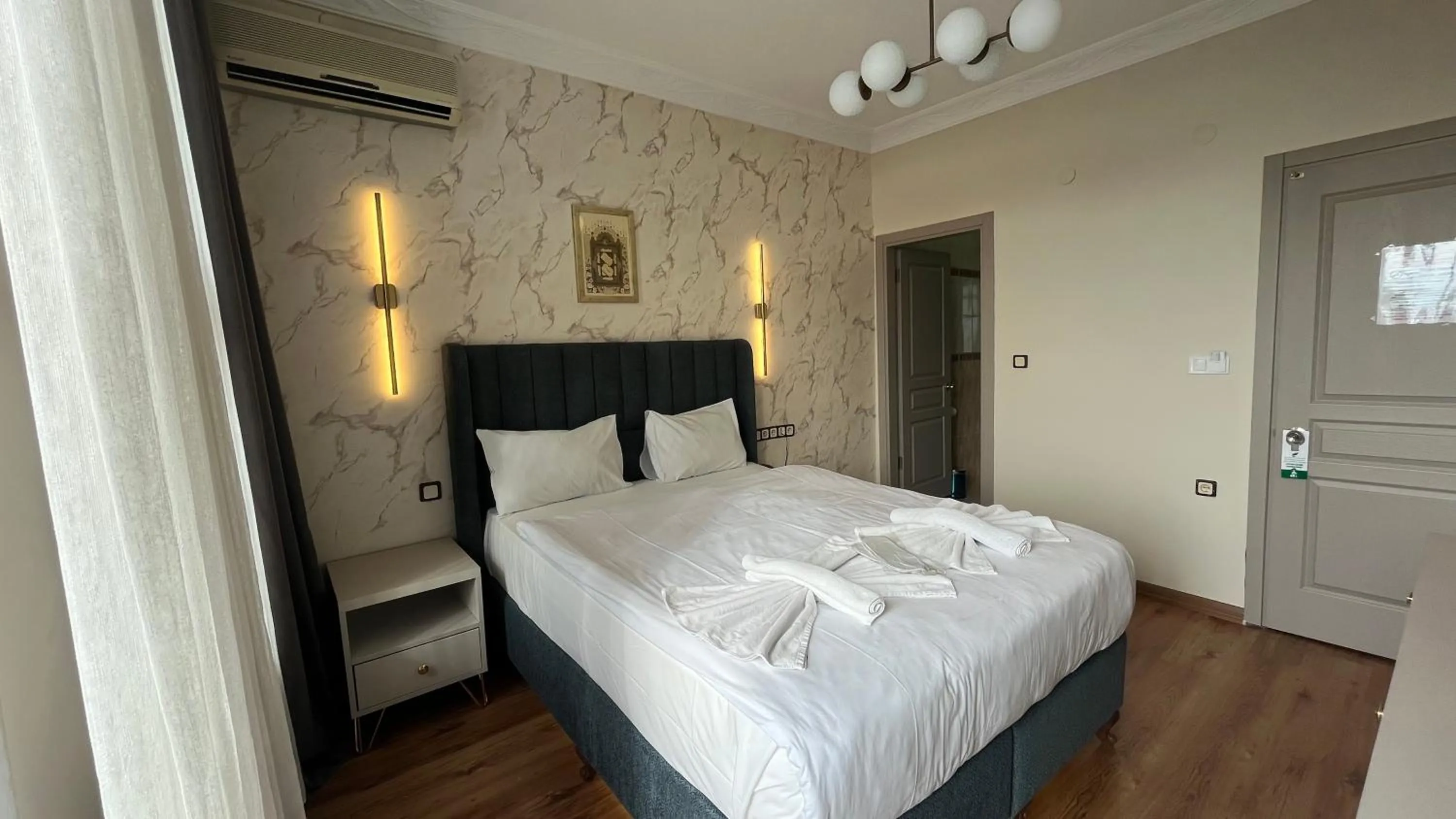 Bed in Hotel Tulip House