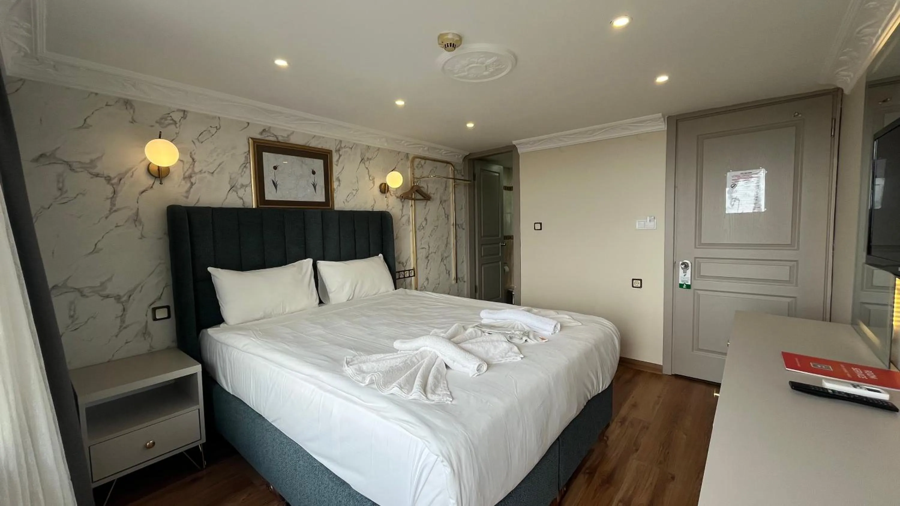 Bed in Hotel Tulip House