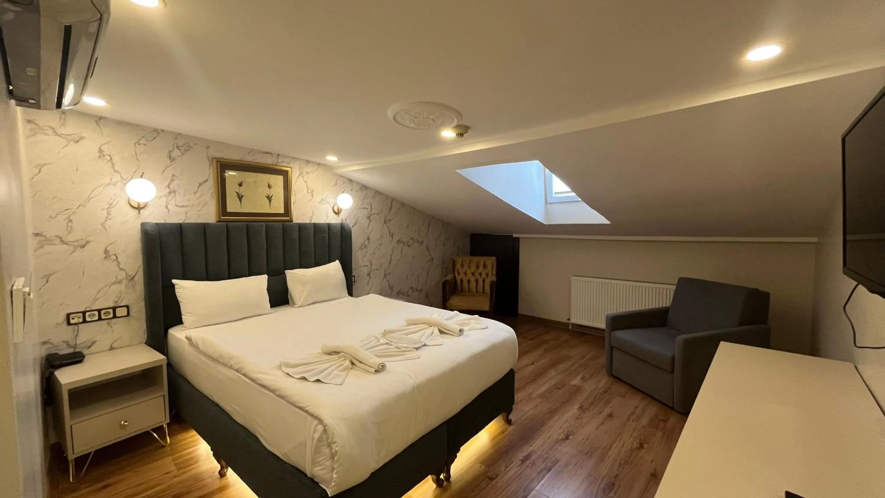 Bed in Hotel Tulip House