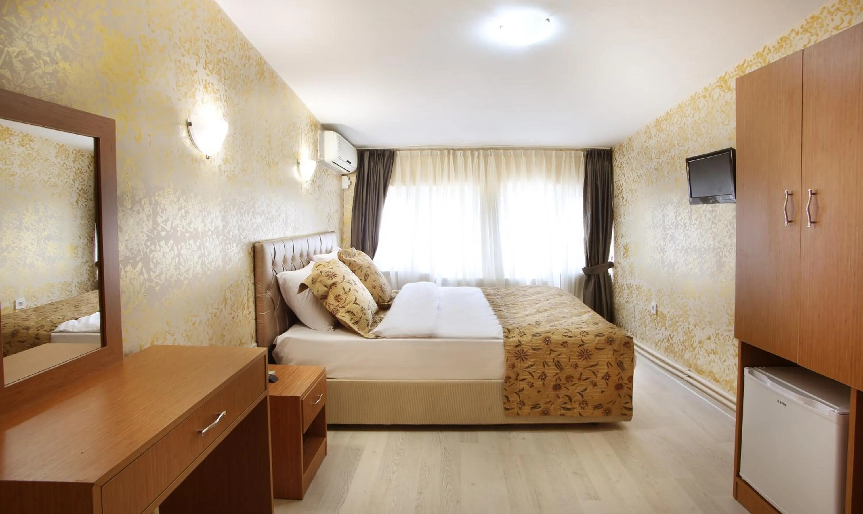 Photo of the whole room, Bed in Theodian Hotel