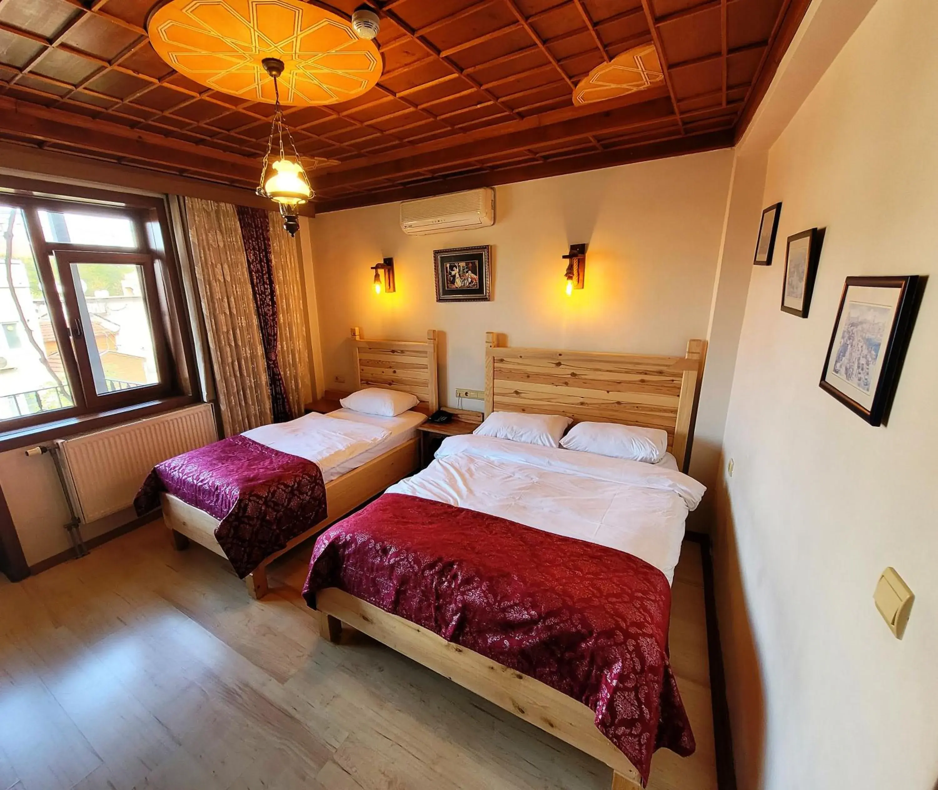 Standard Twin Room in Saruhan Hotel Standard Twin Room in Saruhan Hotel