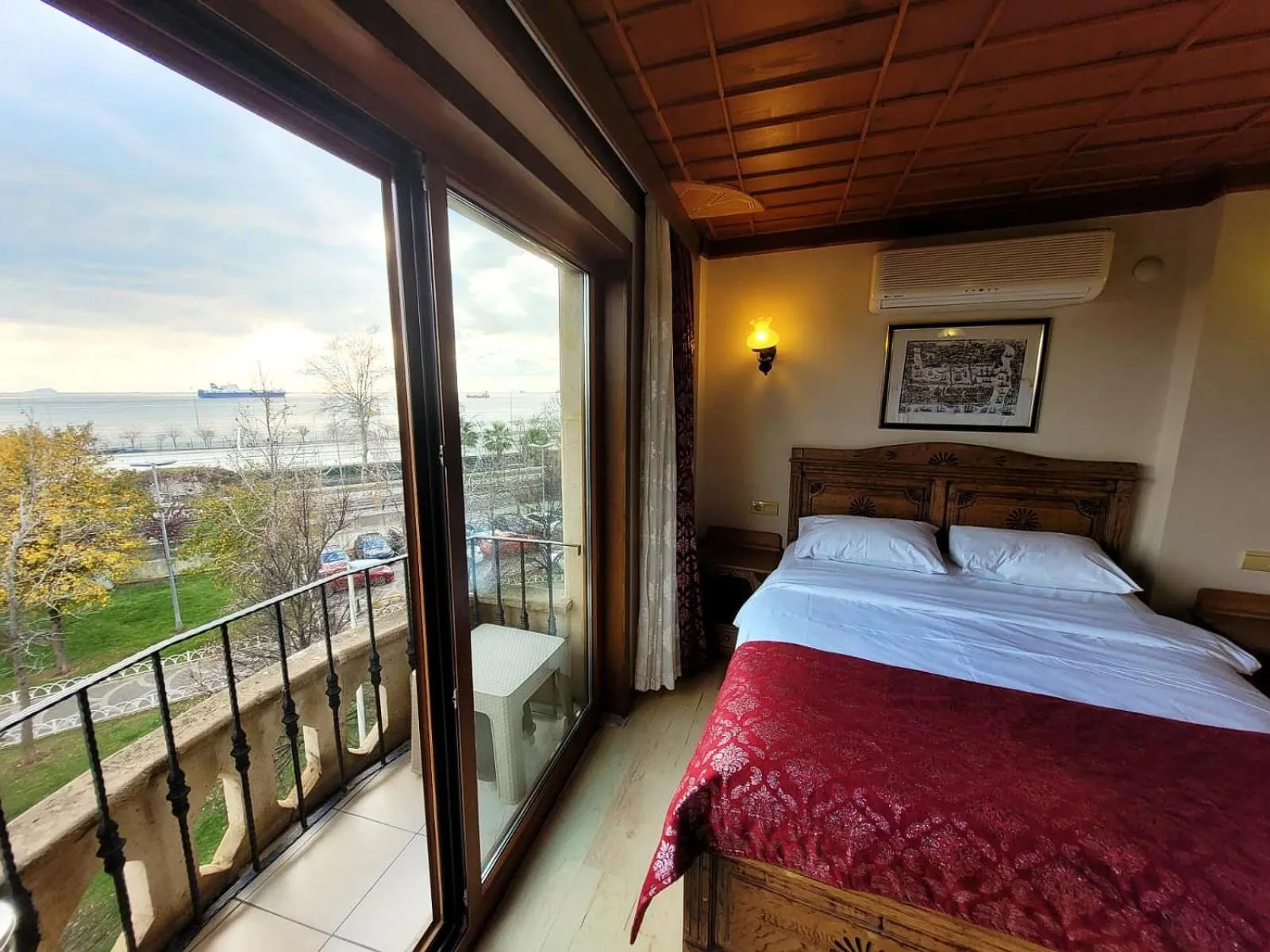 View (from property/room), Bed in Saruhan Hotel