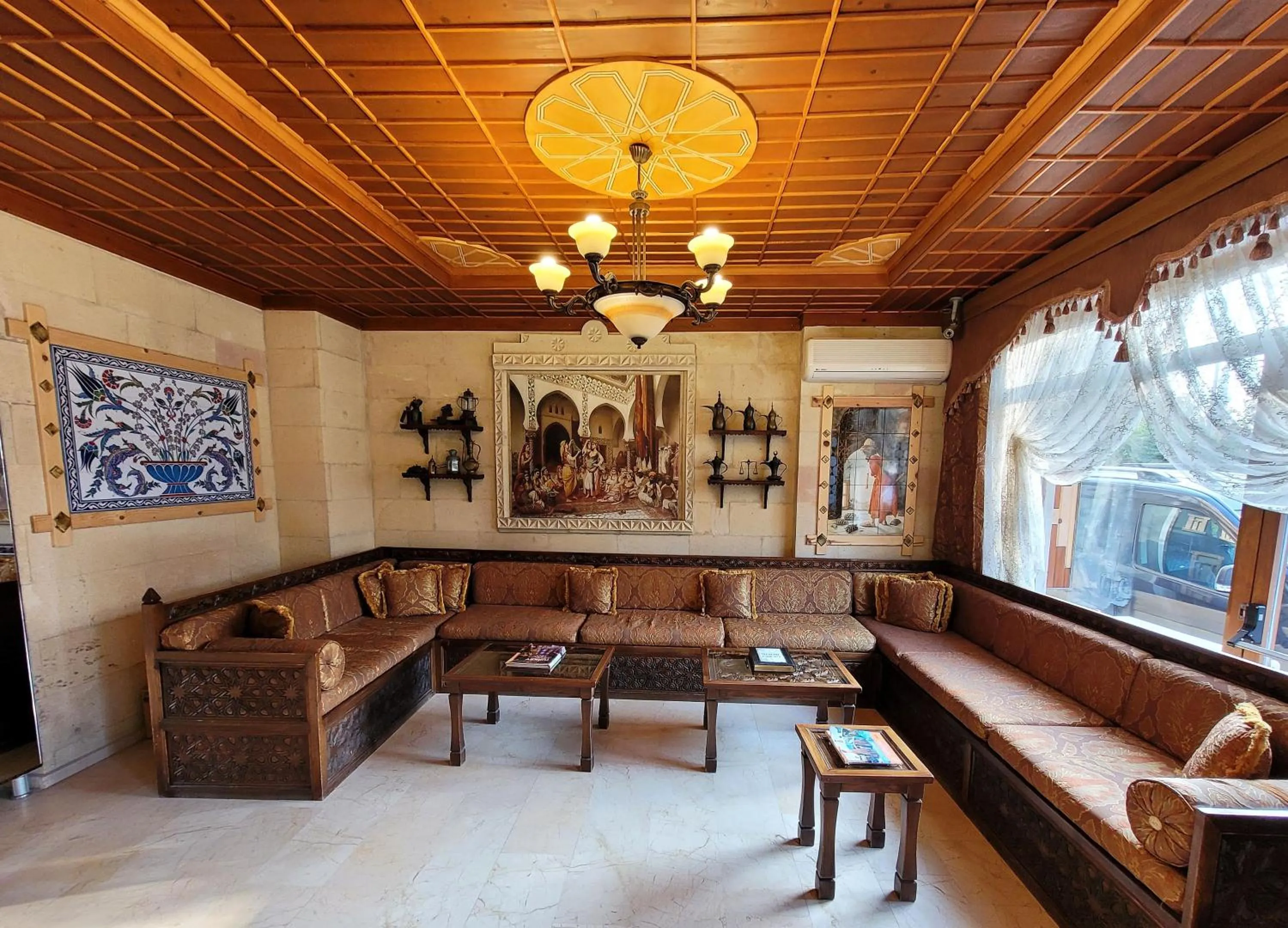 Lobby or reception in Saruhan Hotel