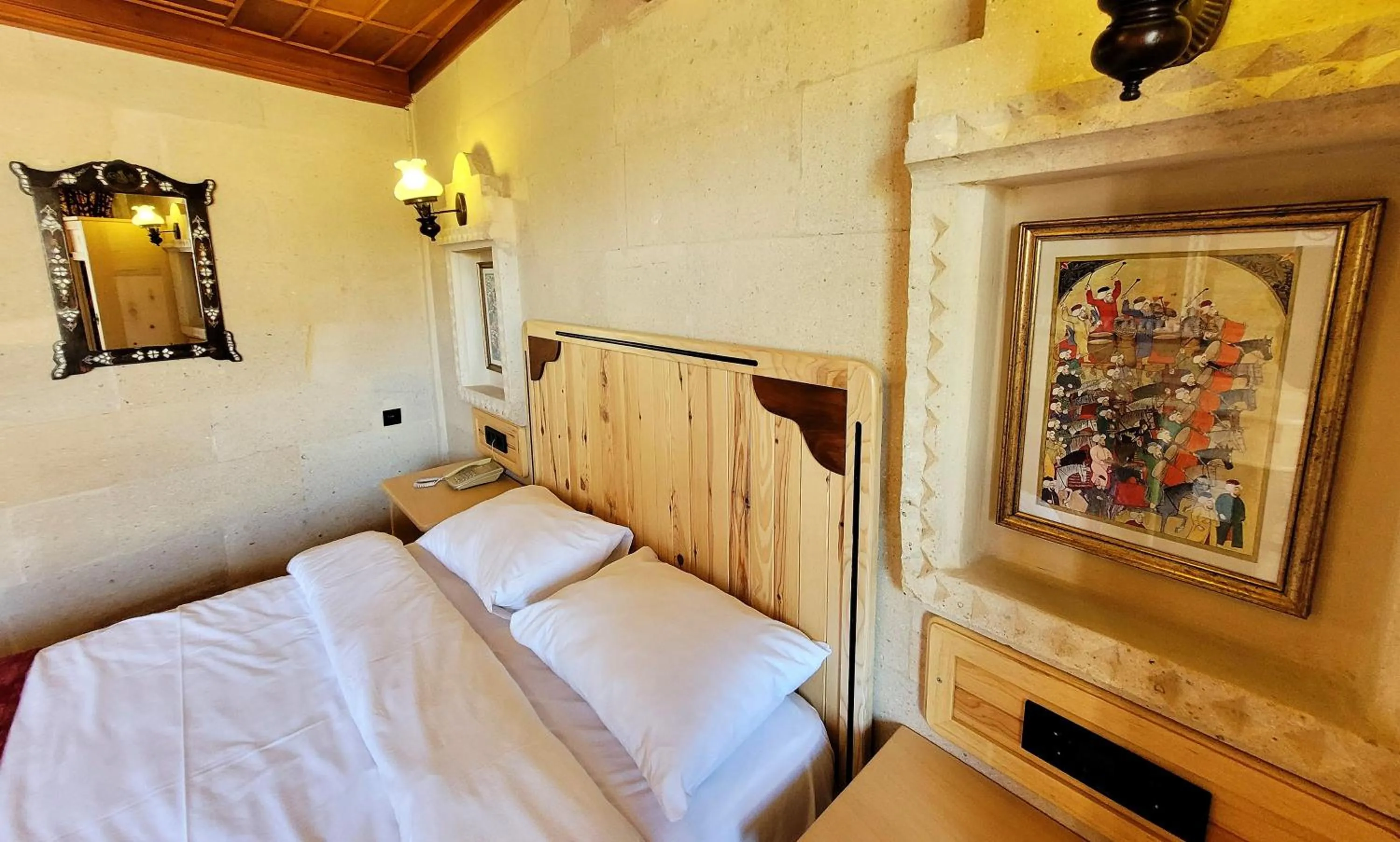 Bedroom, Bed in Saruhan Hotel