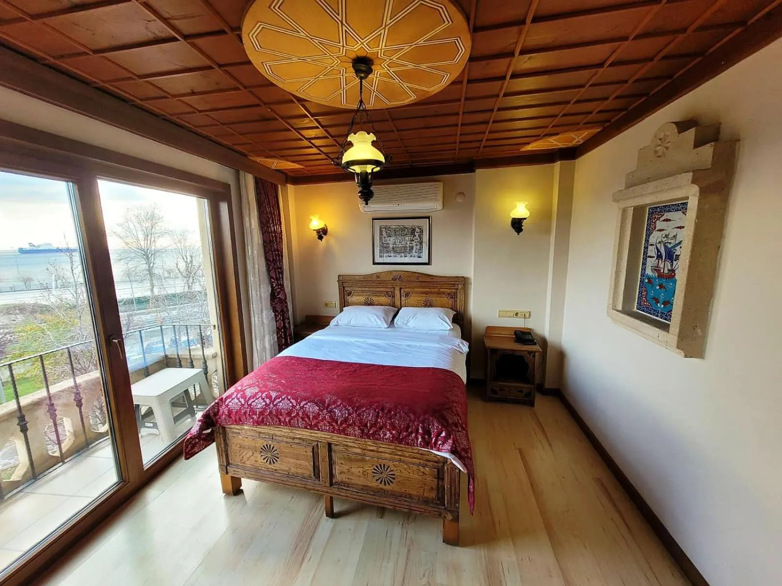 Bedroom, Bed in Saruhan Hotel